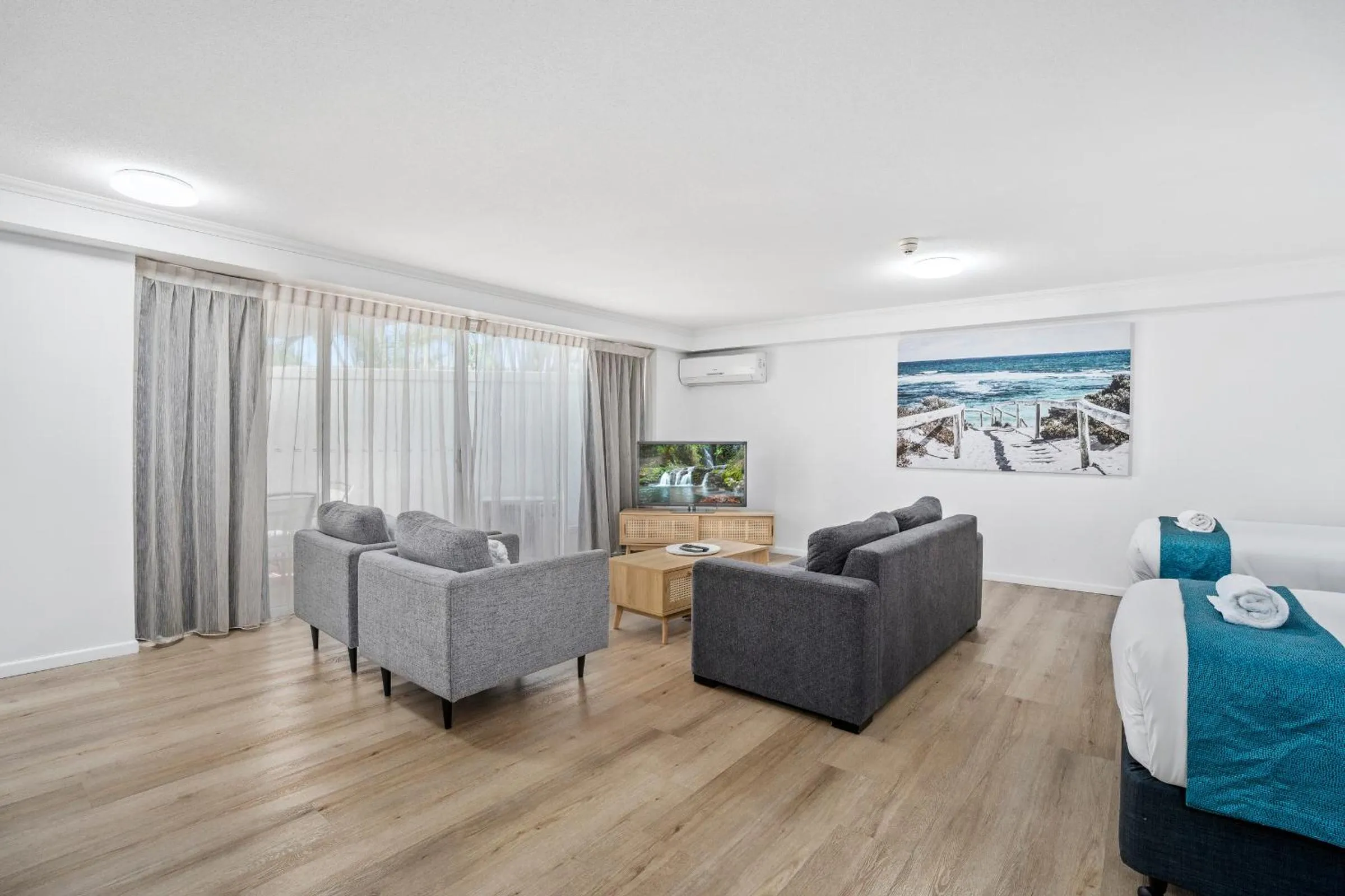 TV and multimedia in Sovereign on the Gold Coast