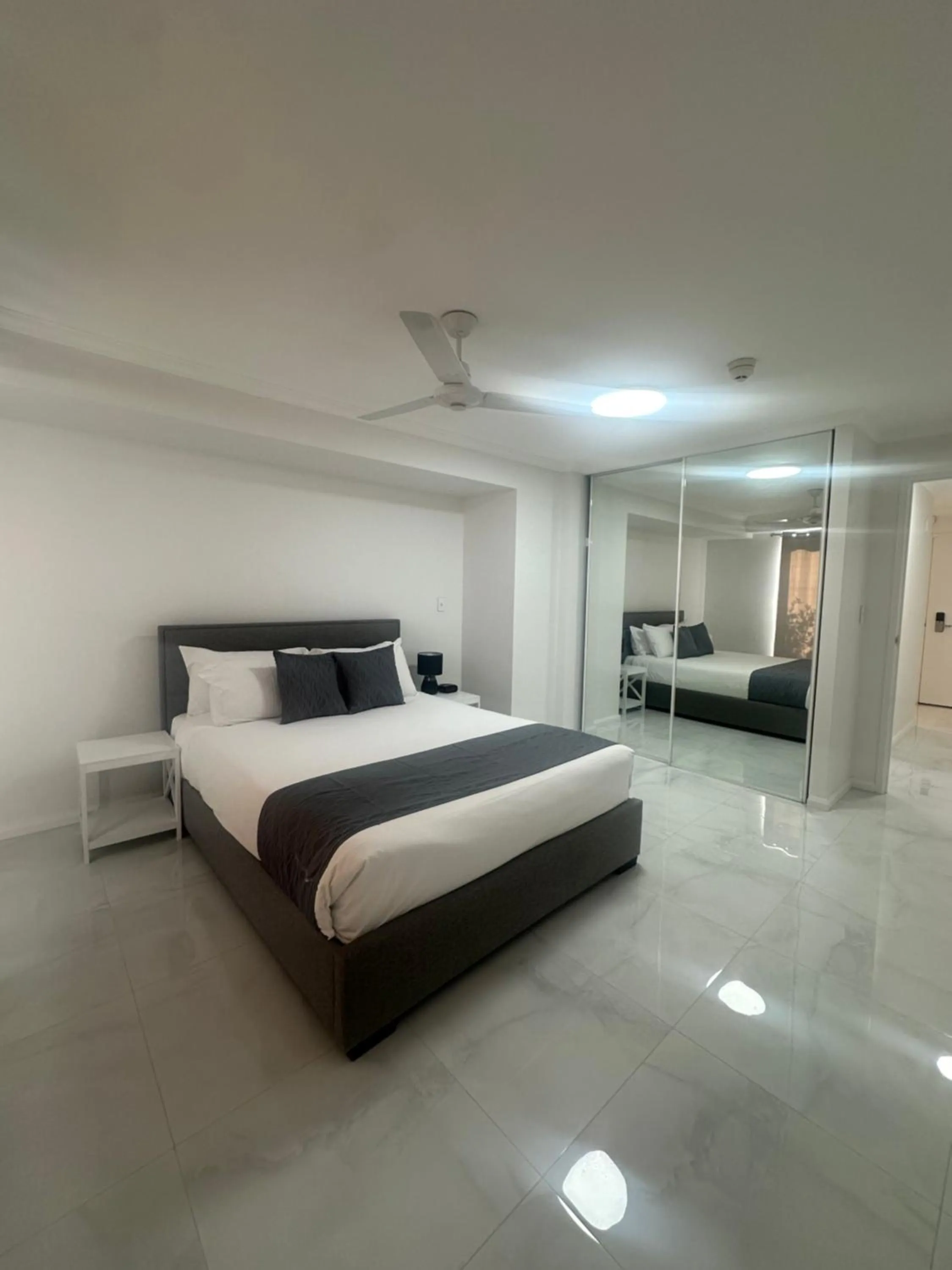 Bedroom, Bed in Sovereign on the Gold Coast