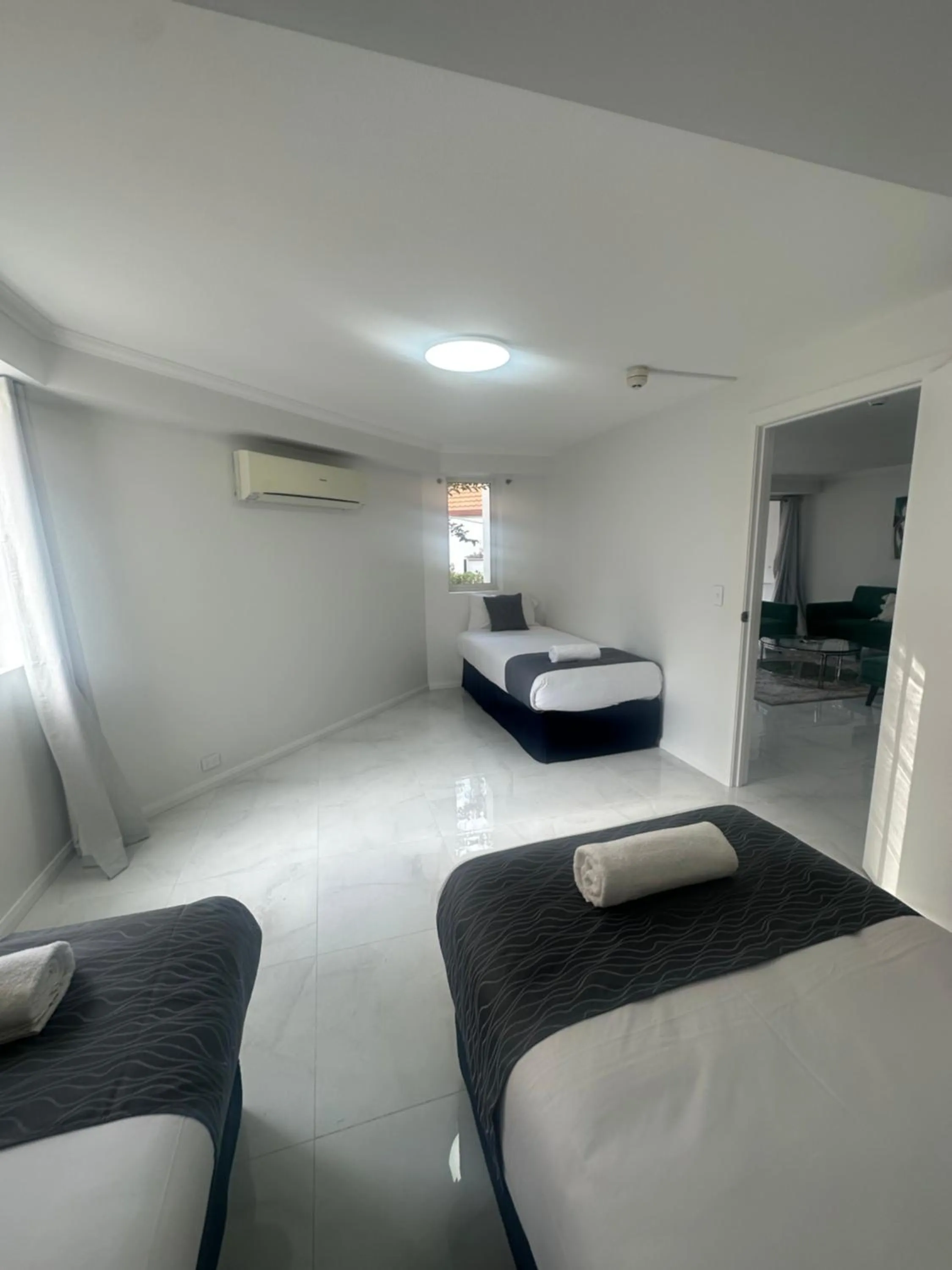 Bedroom, Bed in Sovereign on the Gold Coast