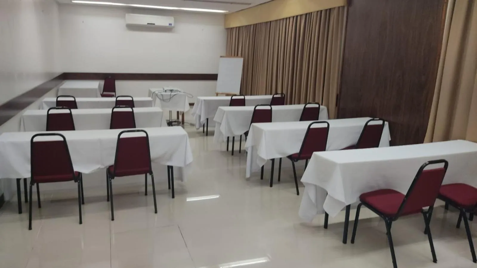 Meeting/conference room in Itaimbé Palace Hotel