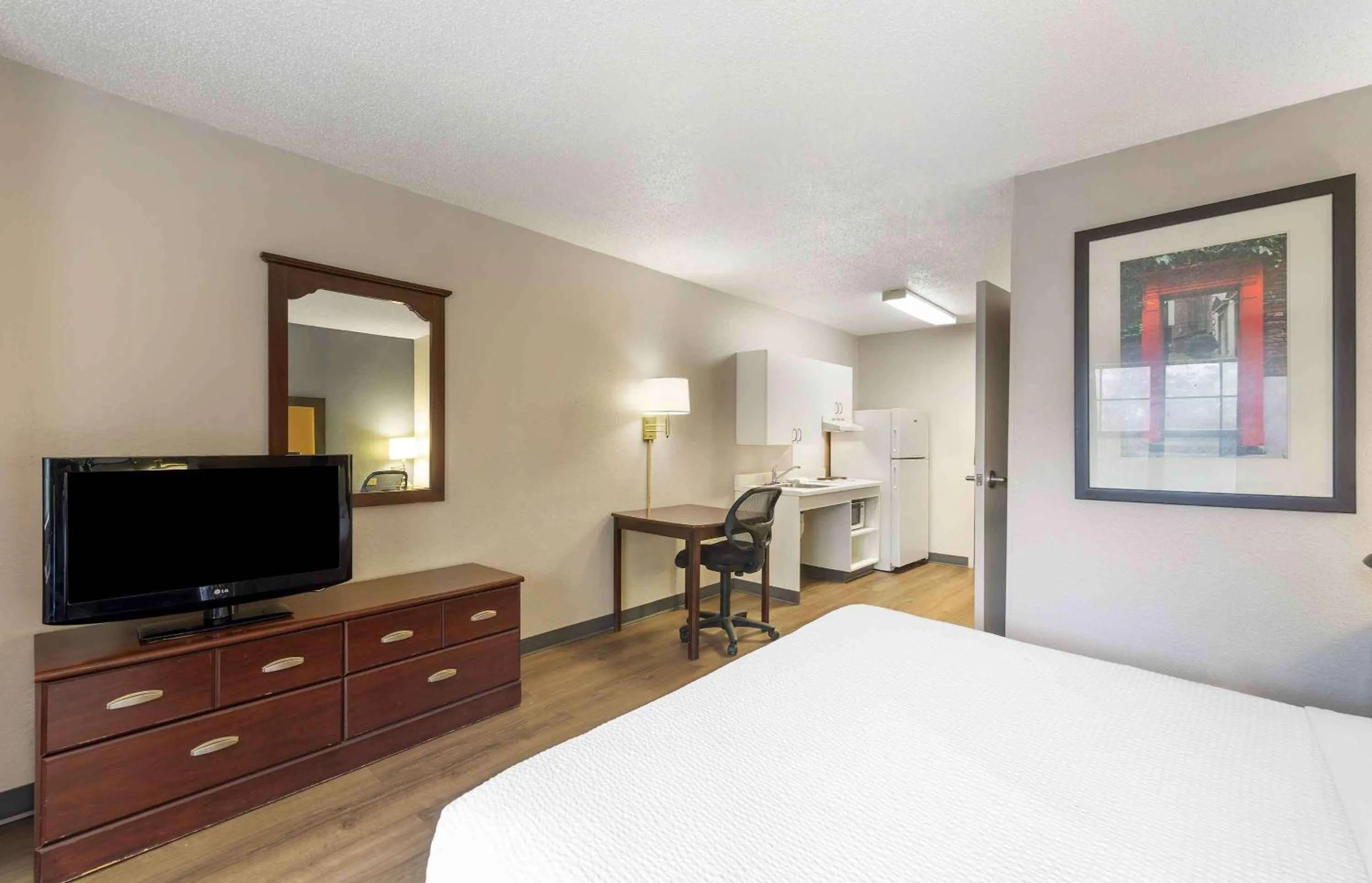 Bedroom, Bed in Extended Stay America Suites - Memphis - Germantown West