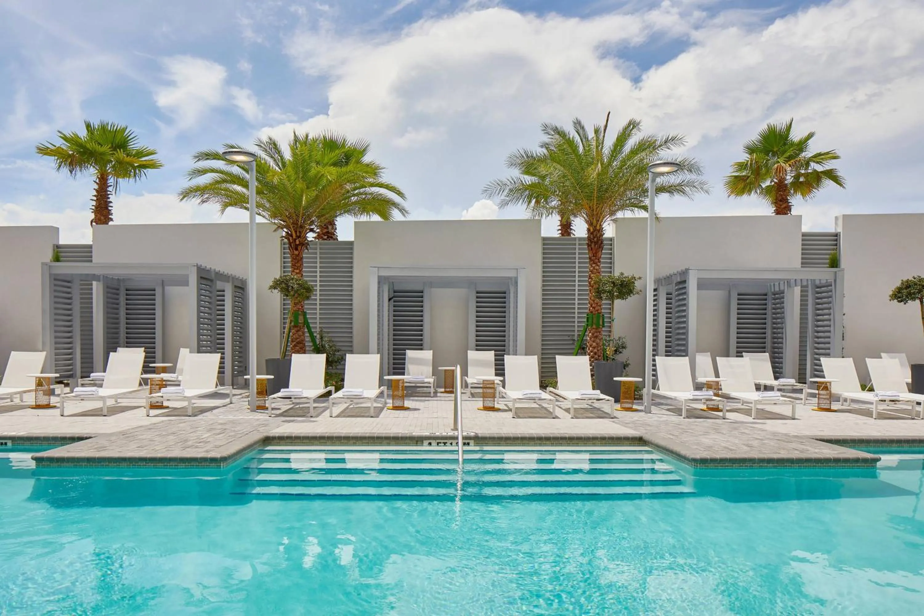 Swimming pool in The Daytona, Autograph Collection