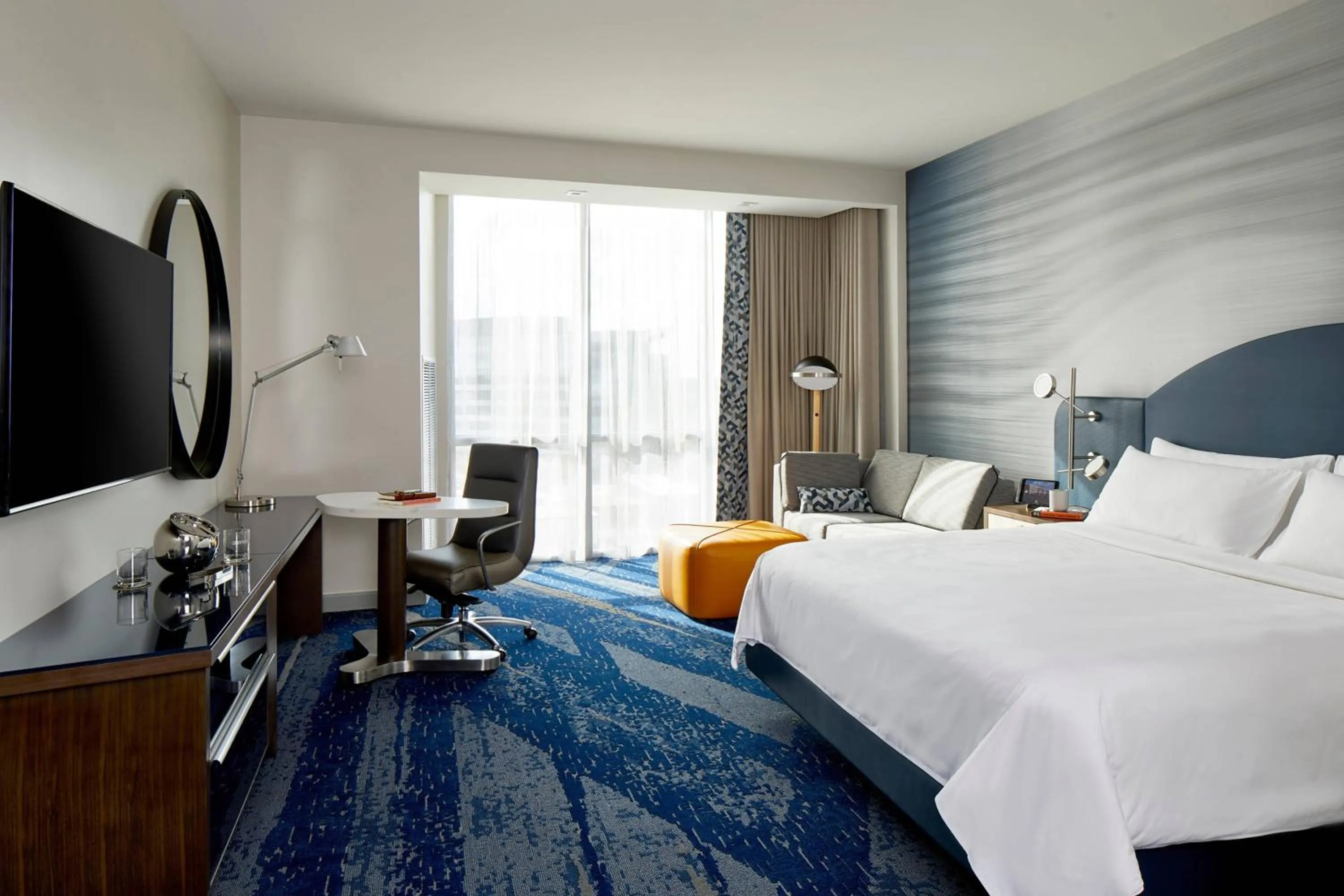 Photo of the whole room, Bed in The Daytona, Autograph Collection