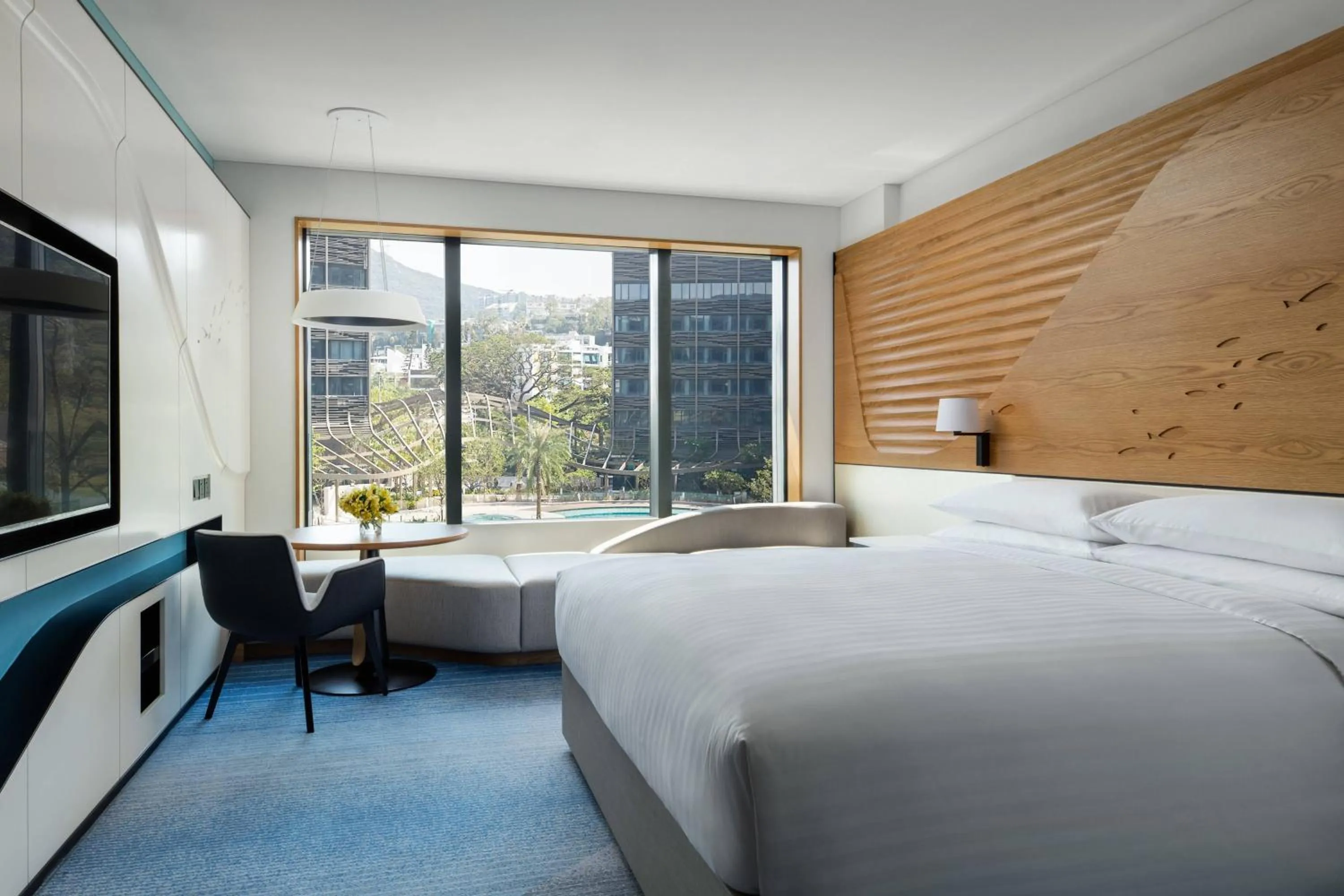 Photo of the whole room, Bed in Hong Kong Ocean Park Marriott Hotel