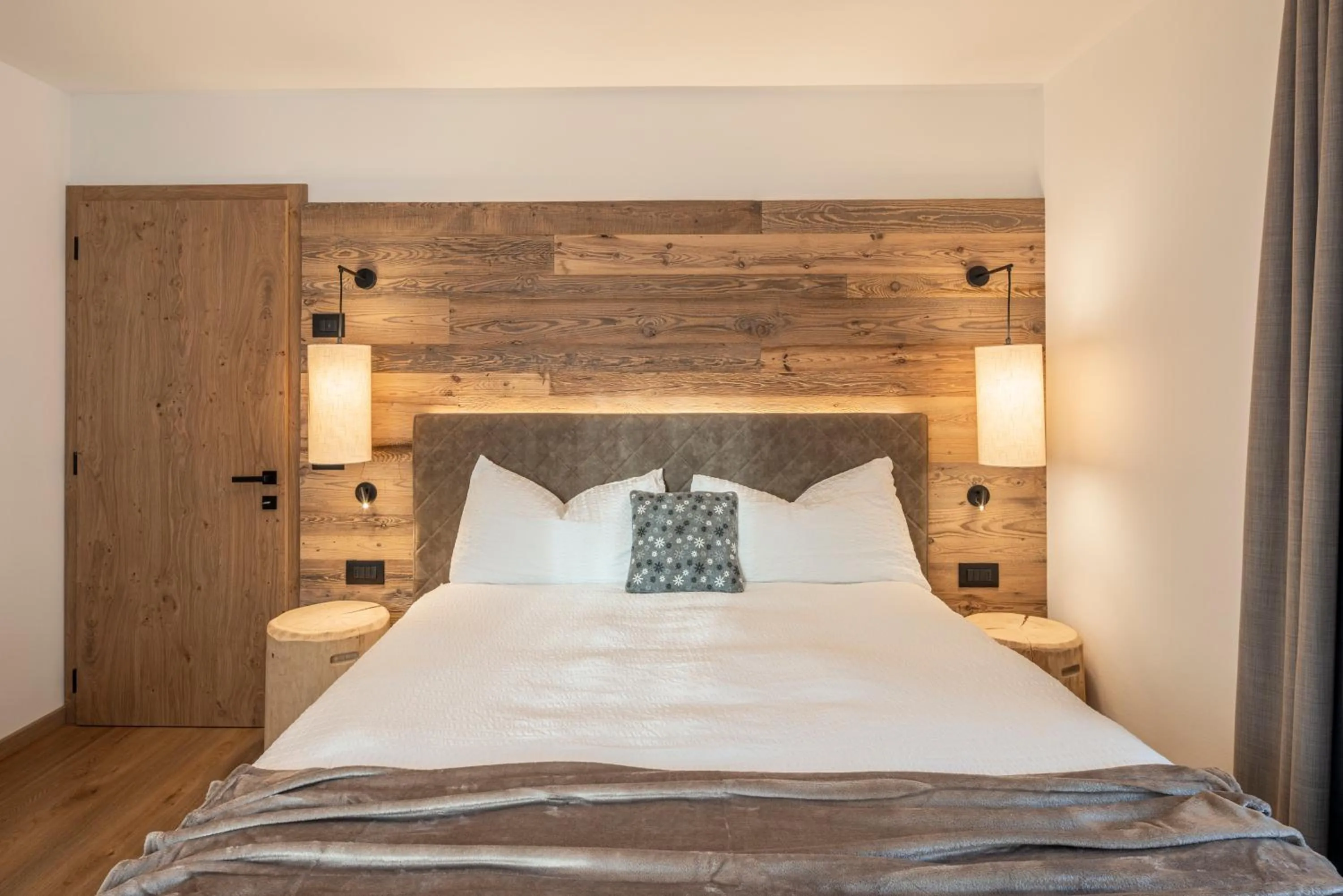 Bed in Albergo Vezzana