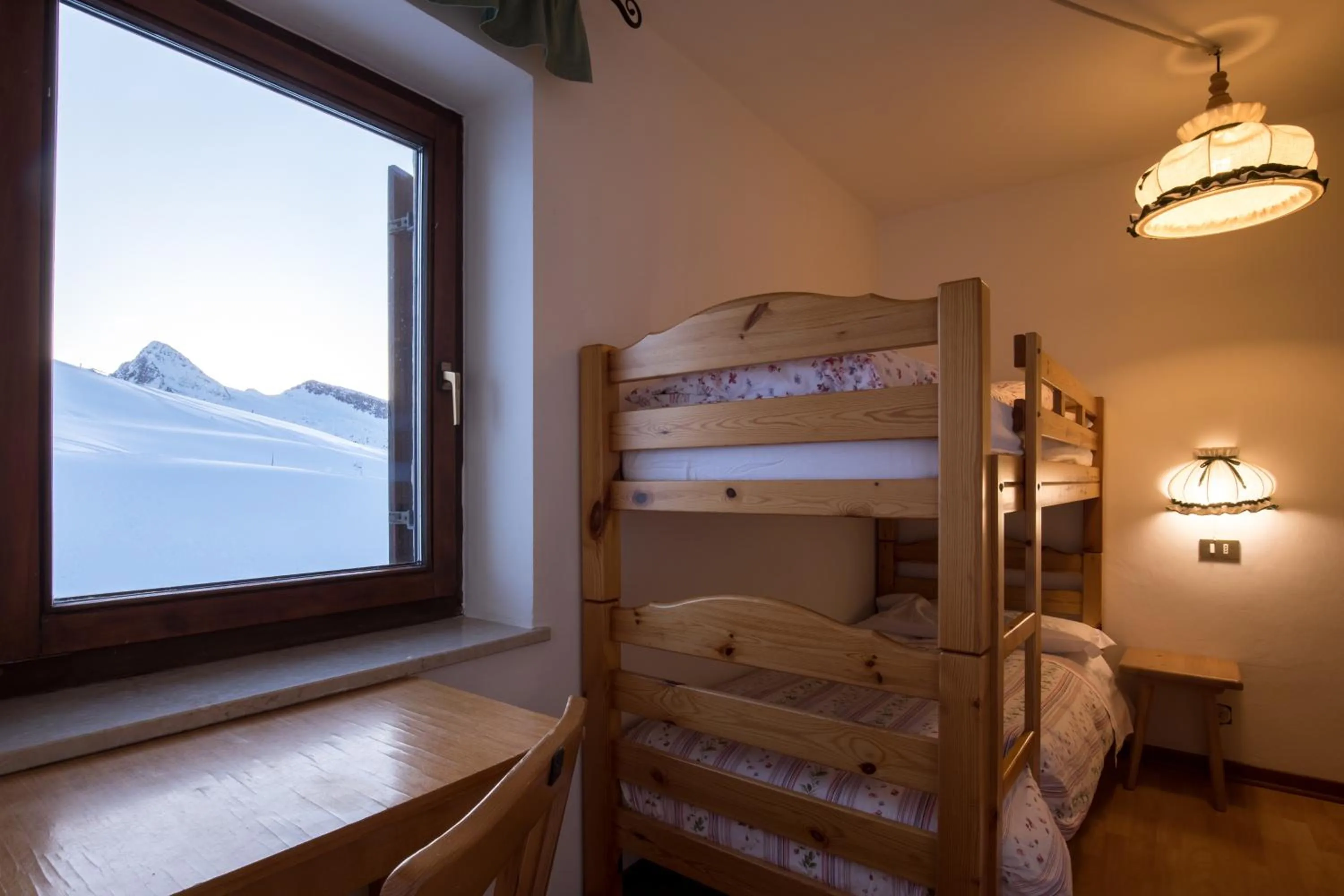 Bed in Albergo Vezzana