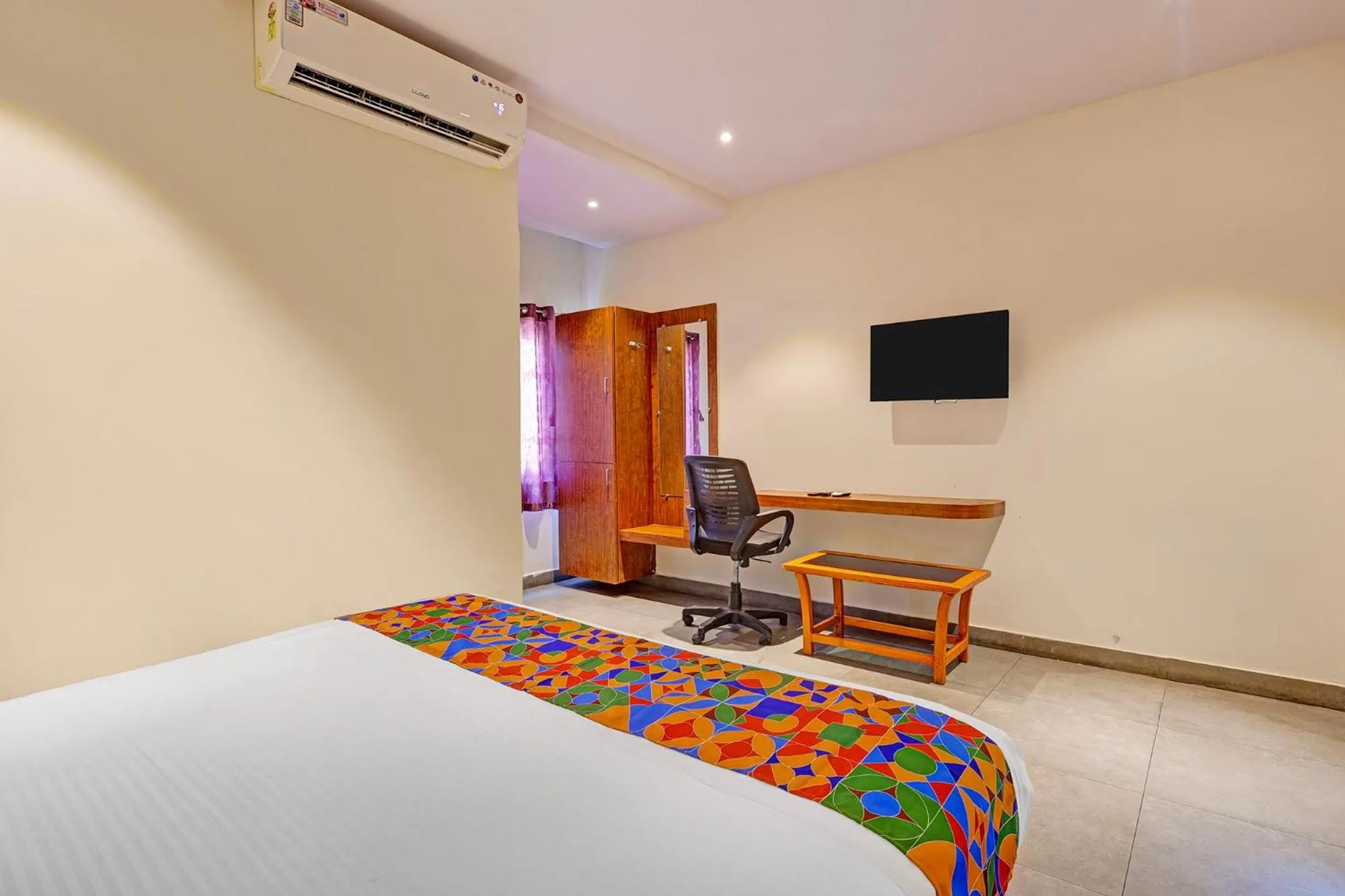 Bed in FabHotel Siddarth Grand