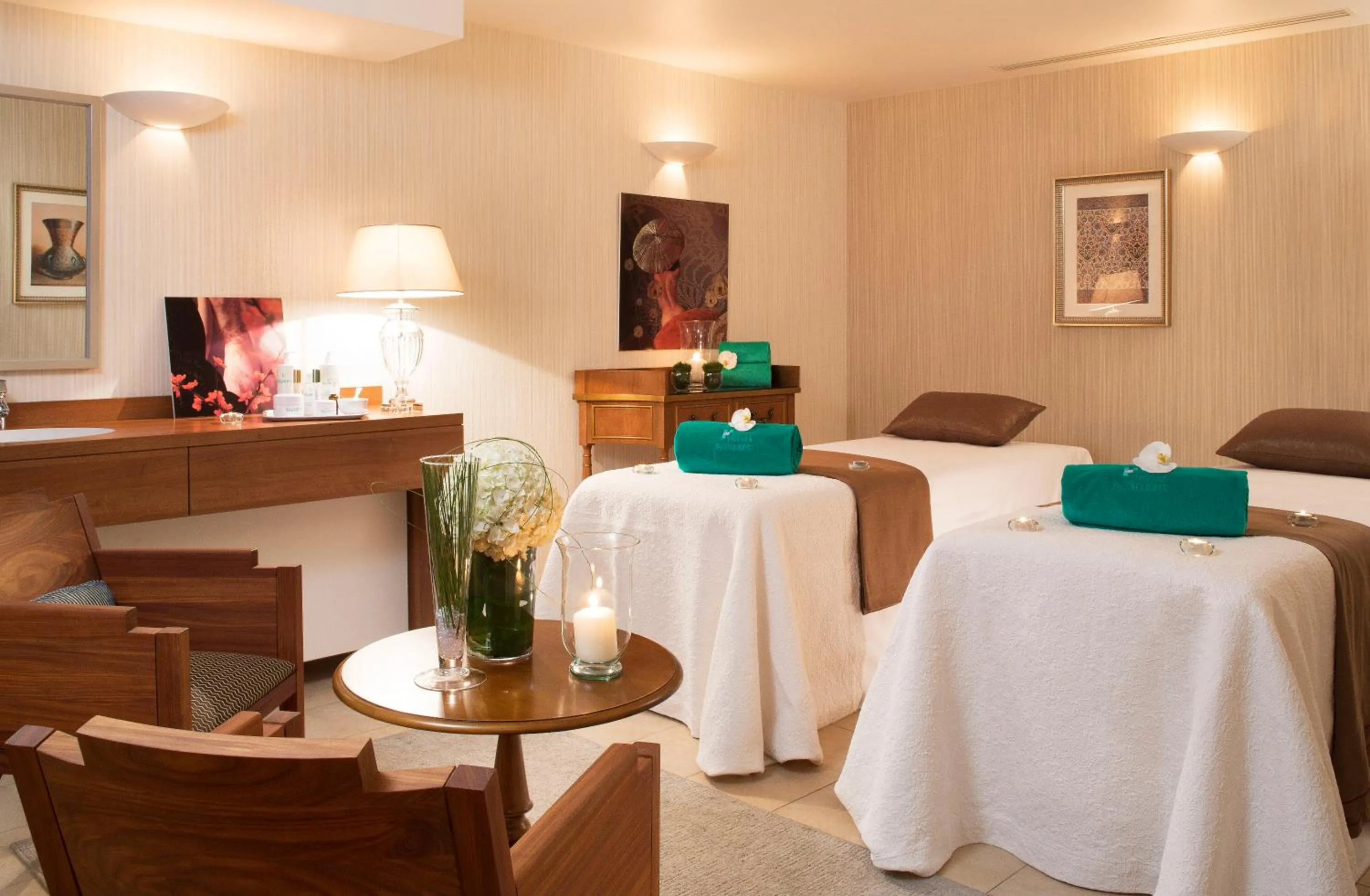Spa and wellness centre/facilities in Auberge du Jeu de Paume