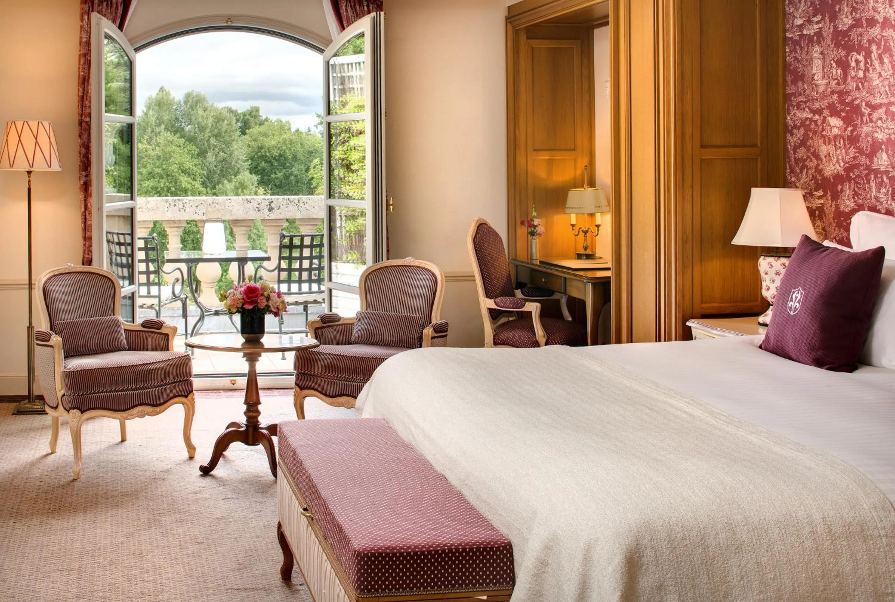 Bedroom, Bed in Auberge du Jeu de Paume