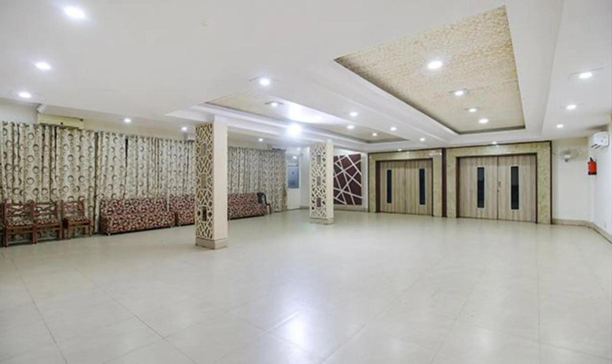 Banquet/Function facilities in FabHotel Silver Inn I