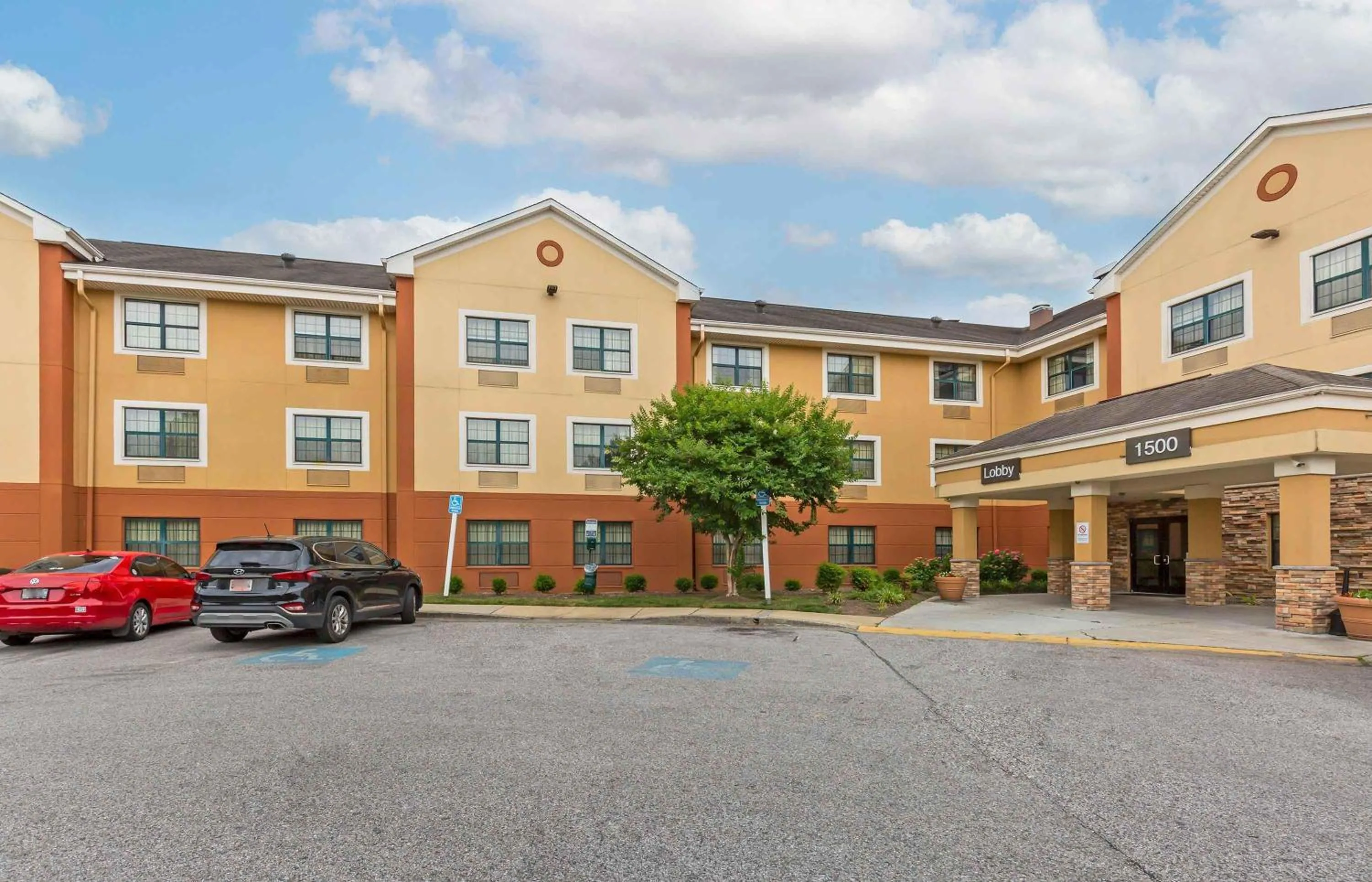 Property building in Extended Stay America Suites - Baltimore - BWI Airport - Aero Dr