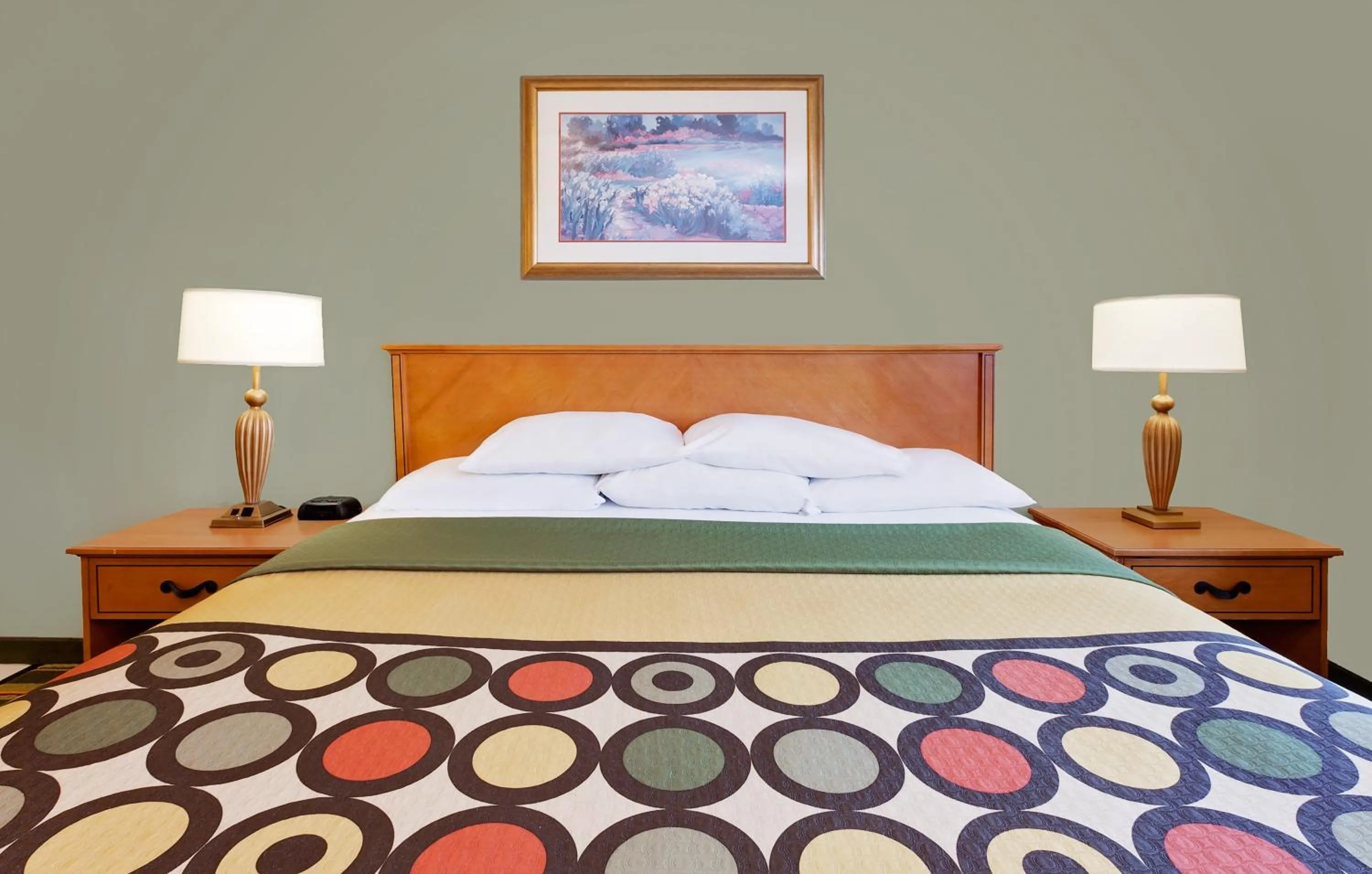 Bedroom, Bed in Super 8 by Wyndham Mt. Pleasant