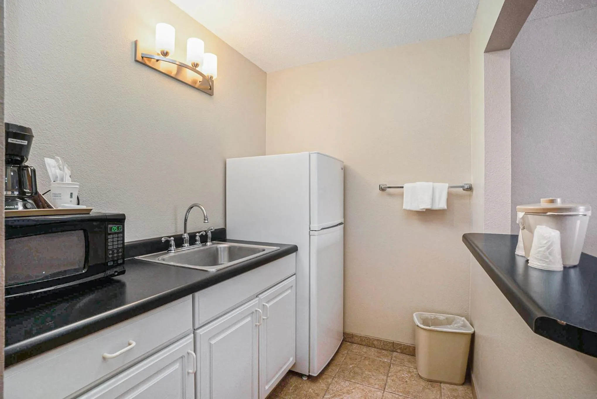 Super 8 by Wyndham Mt. Pleasant