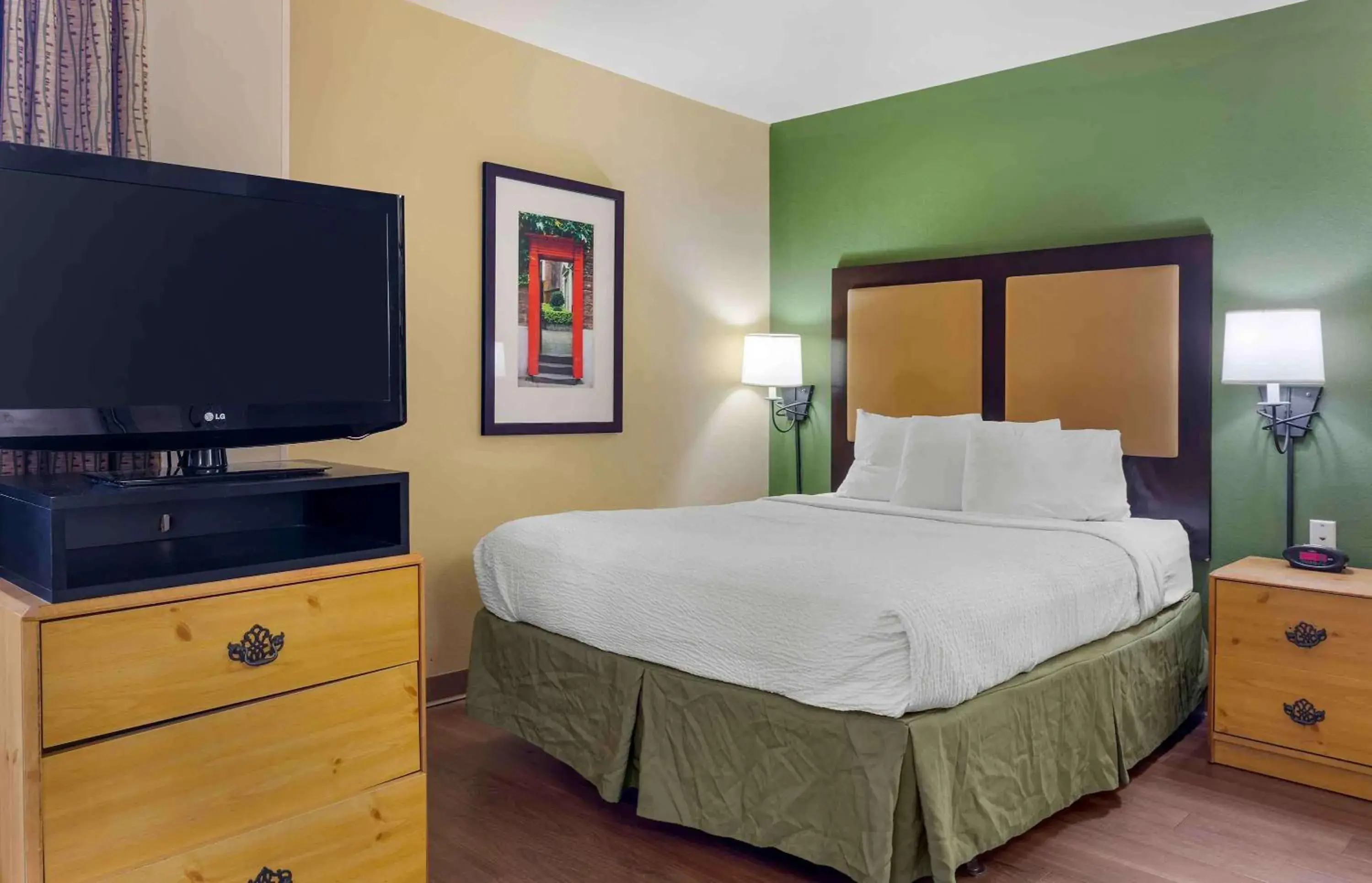 Deluxe Studio with 1 Queen Bed - Non-Smoking in Extended Stay America Suites - Boston - Waltham - 32 4th Ave Deluxe Studio with 1 Queen Bed - Non-Smoking in Extended Stay America Suites - Boston - Waltham - 32 4th Ave