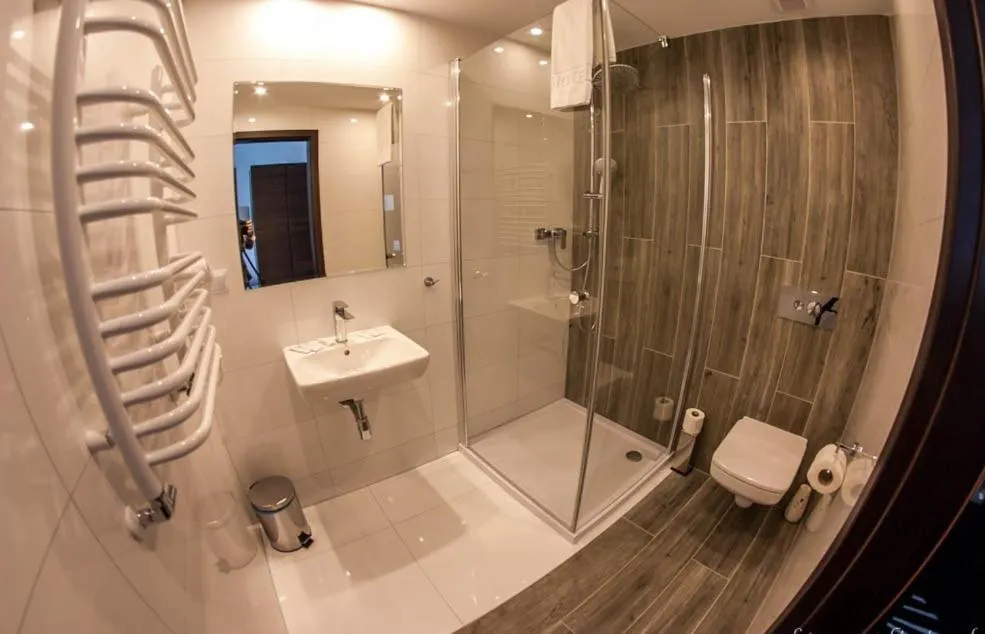 Bathroom in No1 Bed&Breakfast Restauracja ŚNIADANIE I PARKING W CENIE!