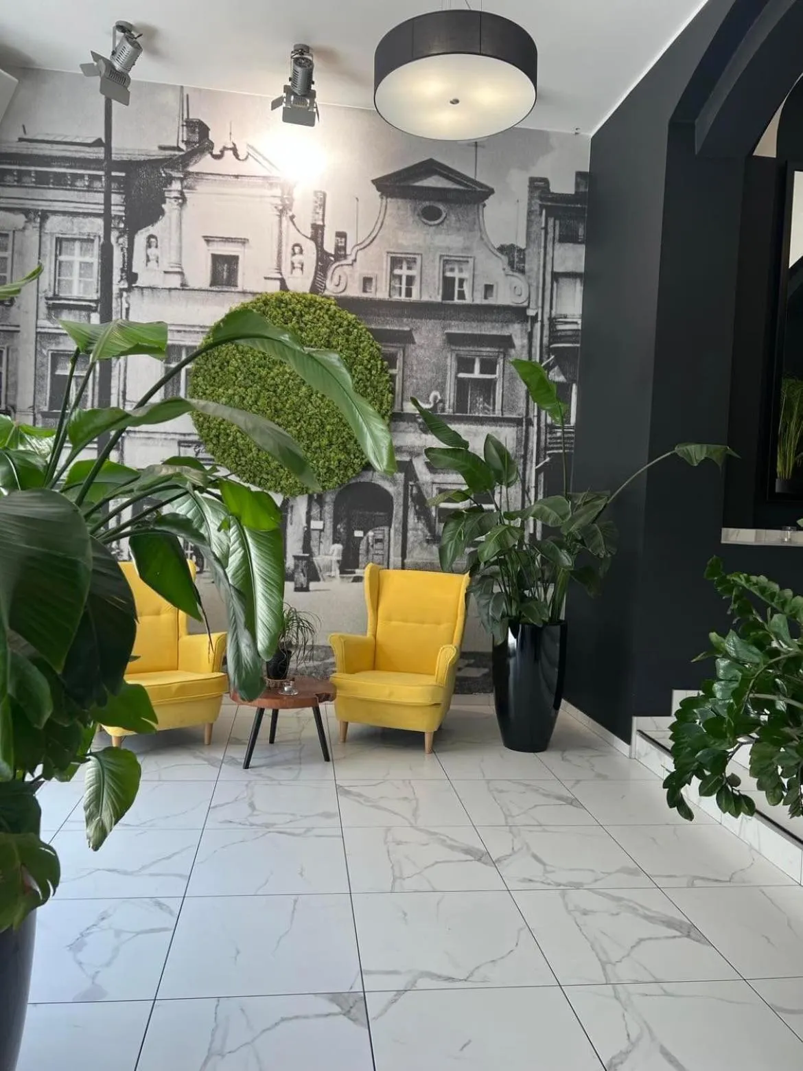 Restaurant/places to eat in No1 Bed&Breakfast Restauracja ŚNIADANIE I PARKING W CENIE!