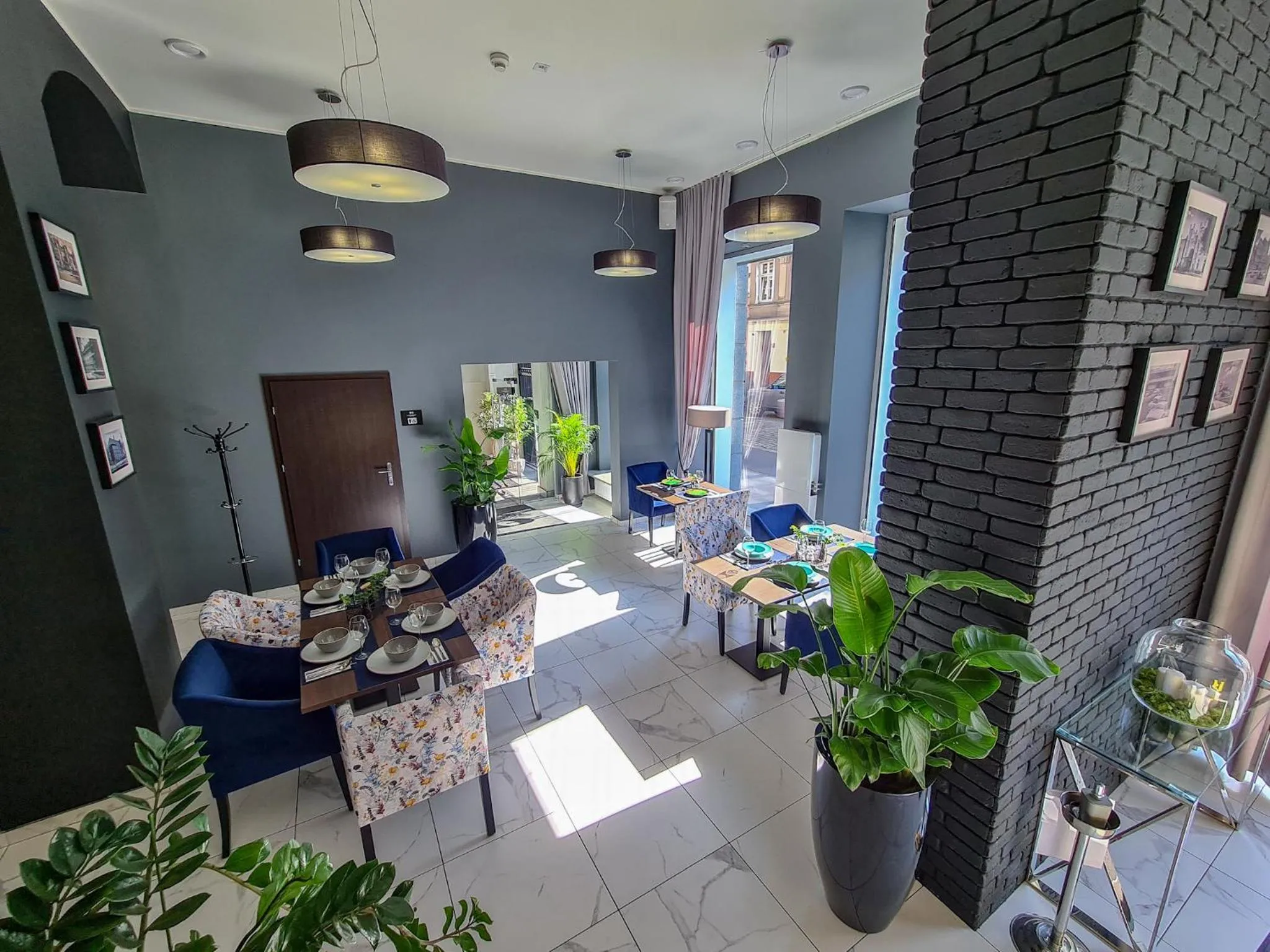 Restaurant/places to eat in No1 Bed&Breakfast Restauracja ŚNIADANIE I PARKING W CENIE!