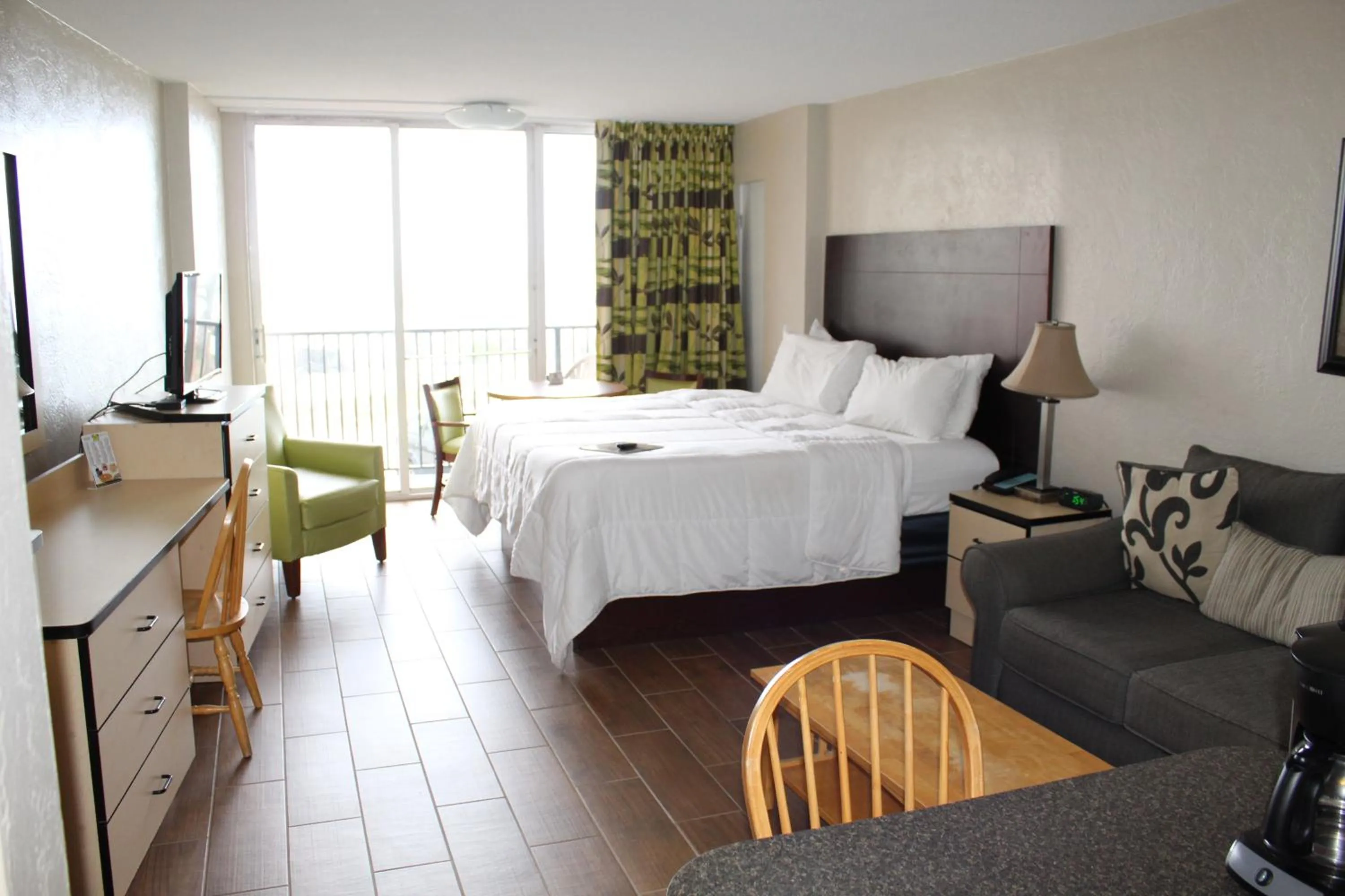 Bed in Cove Motel Oceanfront