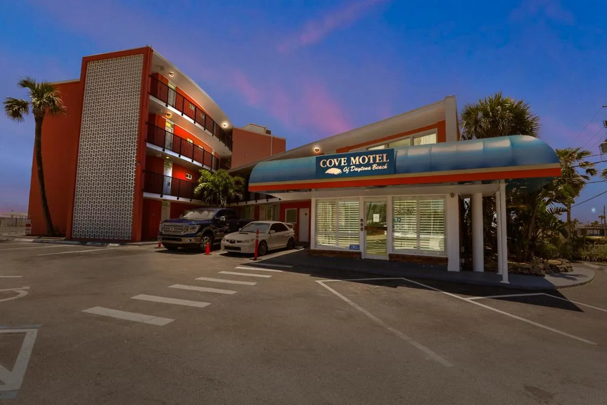 Property building in Cove Motel Oceanfront