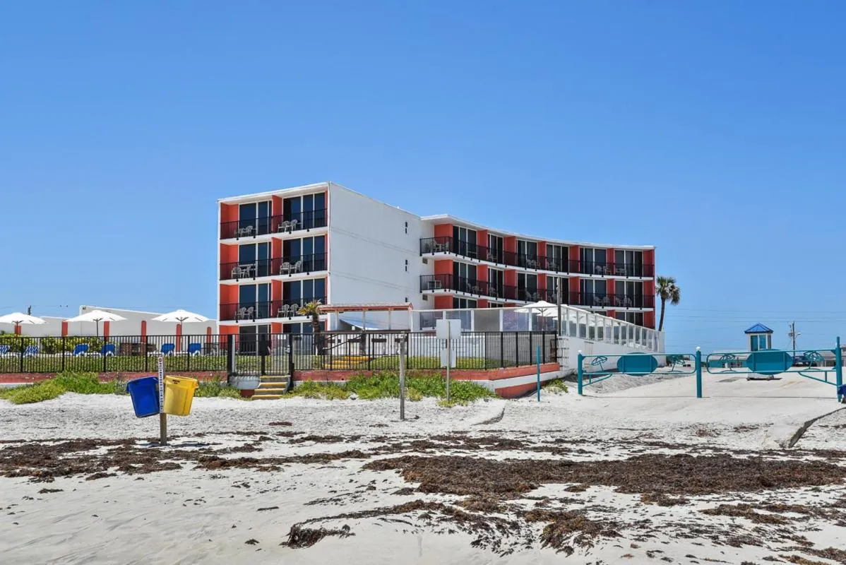 Property building in Cove Motel Oceanfront