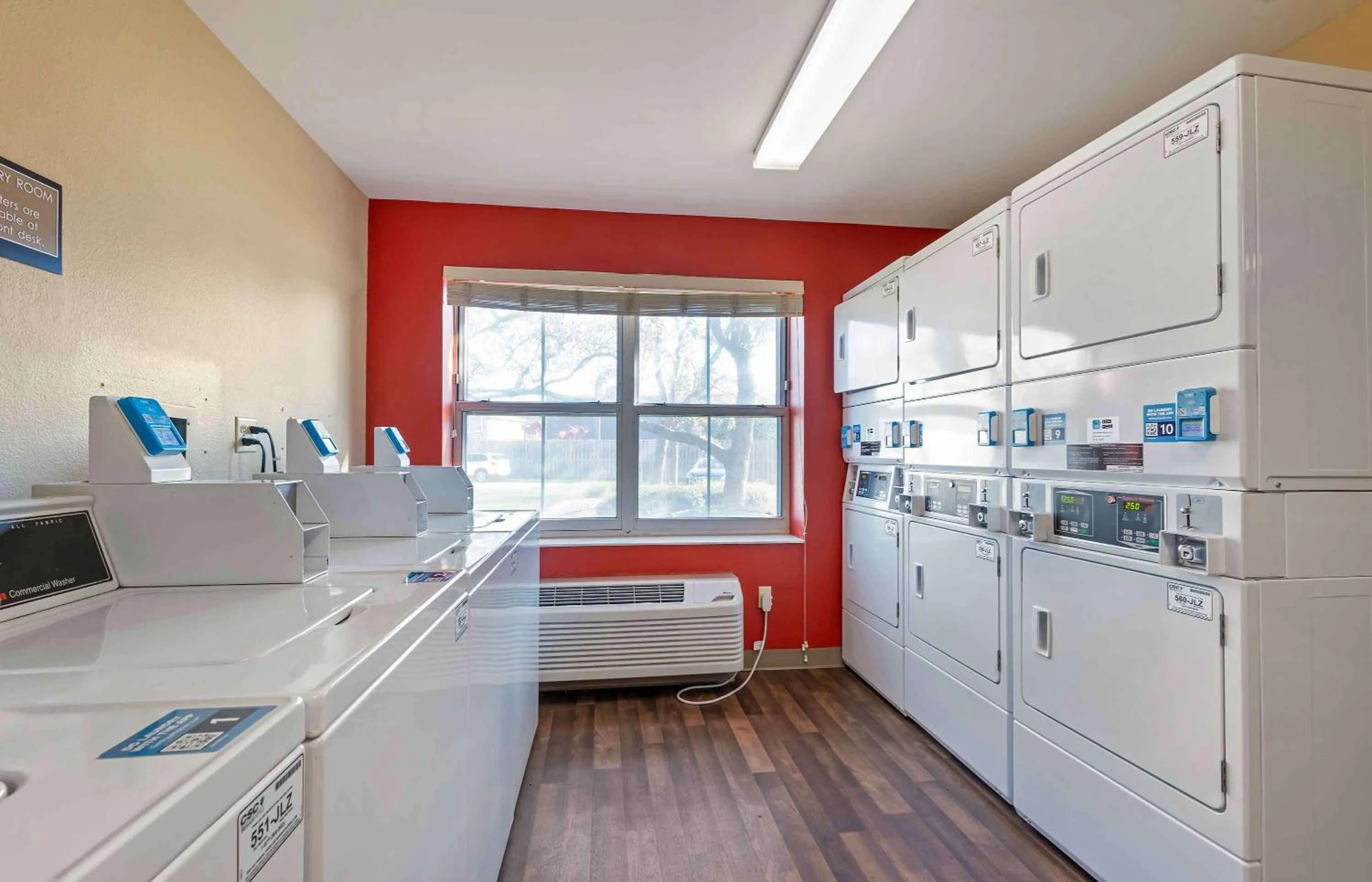 Property building in Extended Stay America Suites - Chicago - O'Hare - Allstate Arena