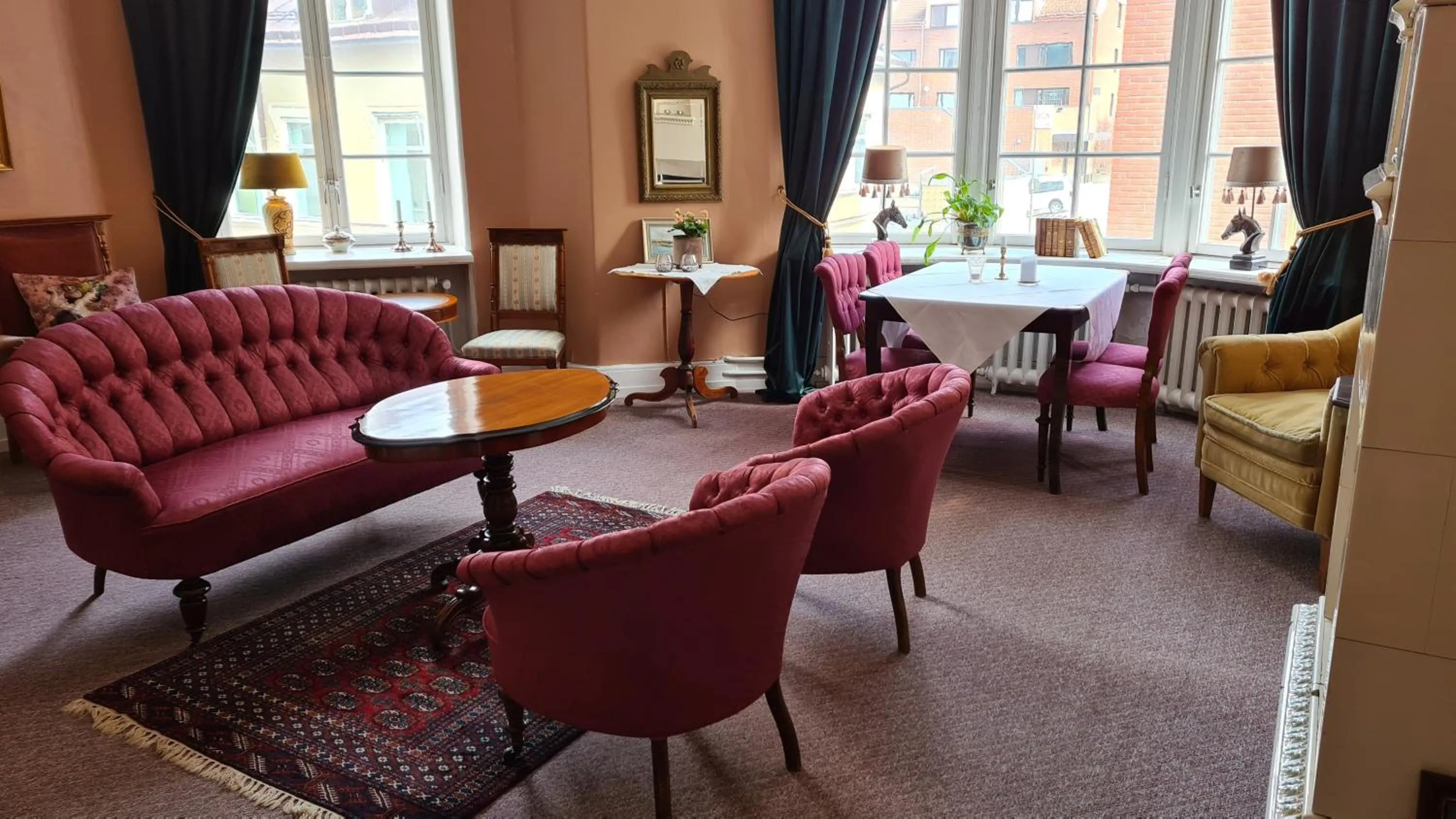 Lounge or bar in Leopold Boutique Hotel