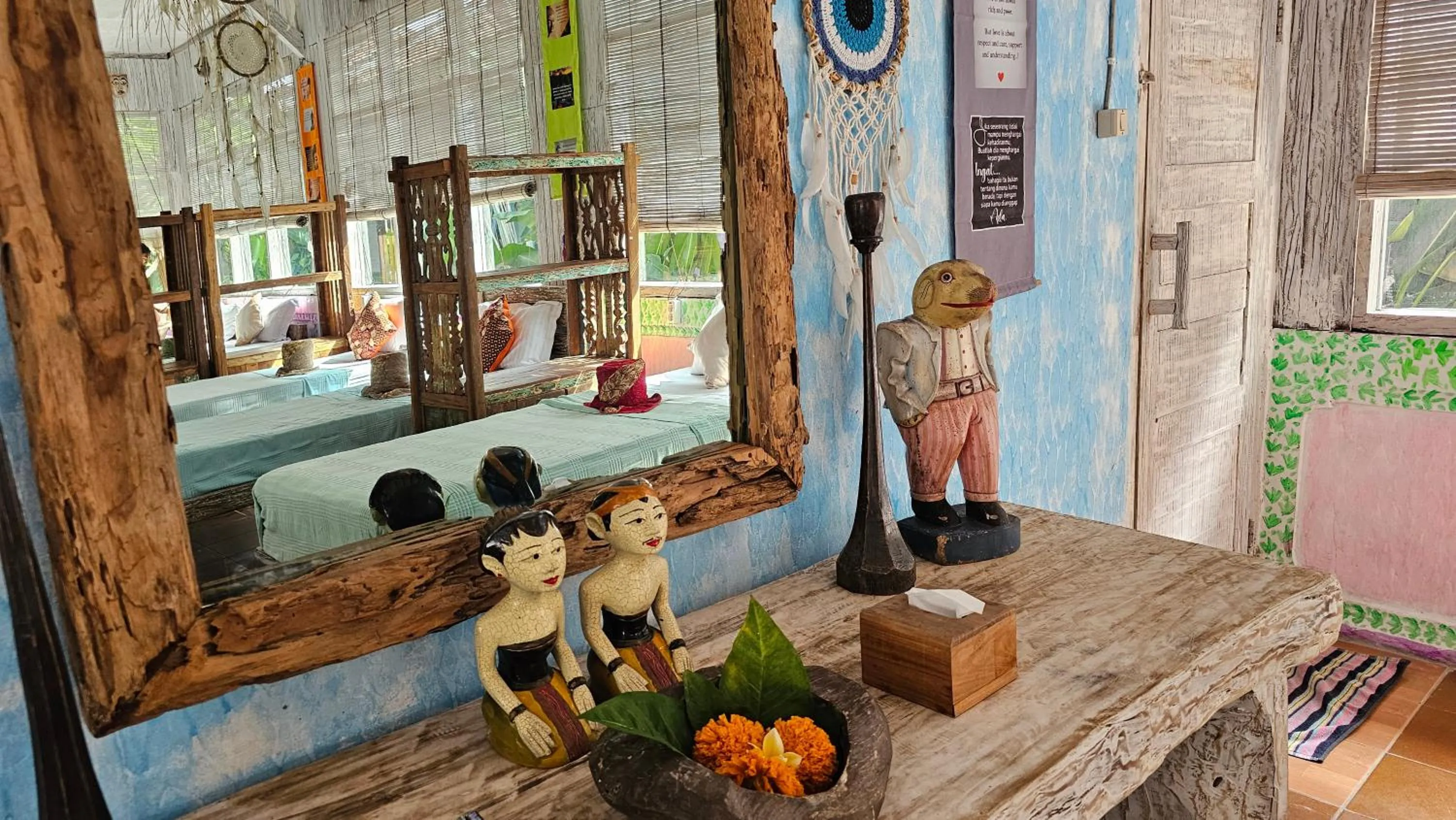 Decorative detail, Bed in Lovina Loca