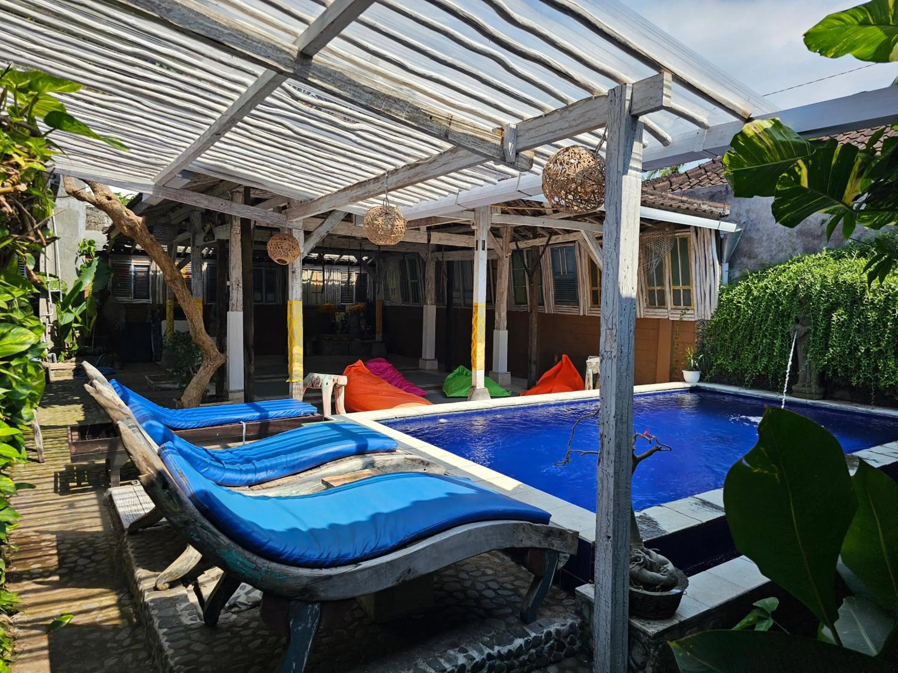 Swimming pool in Lovina Loca