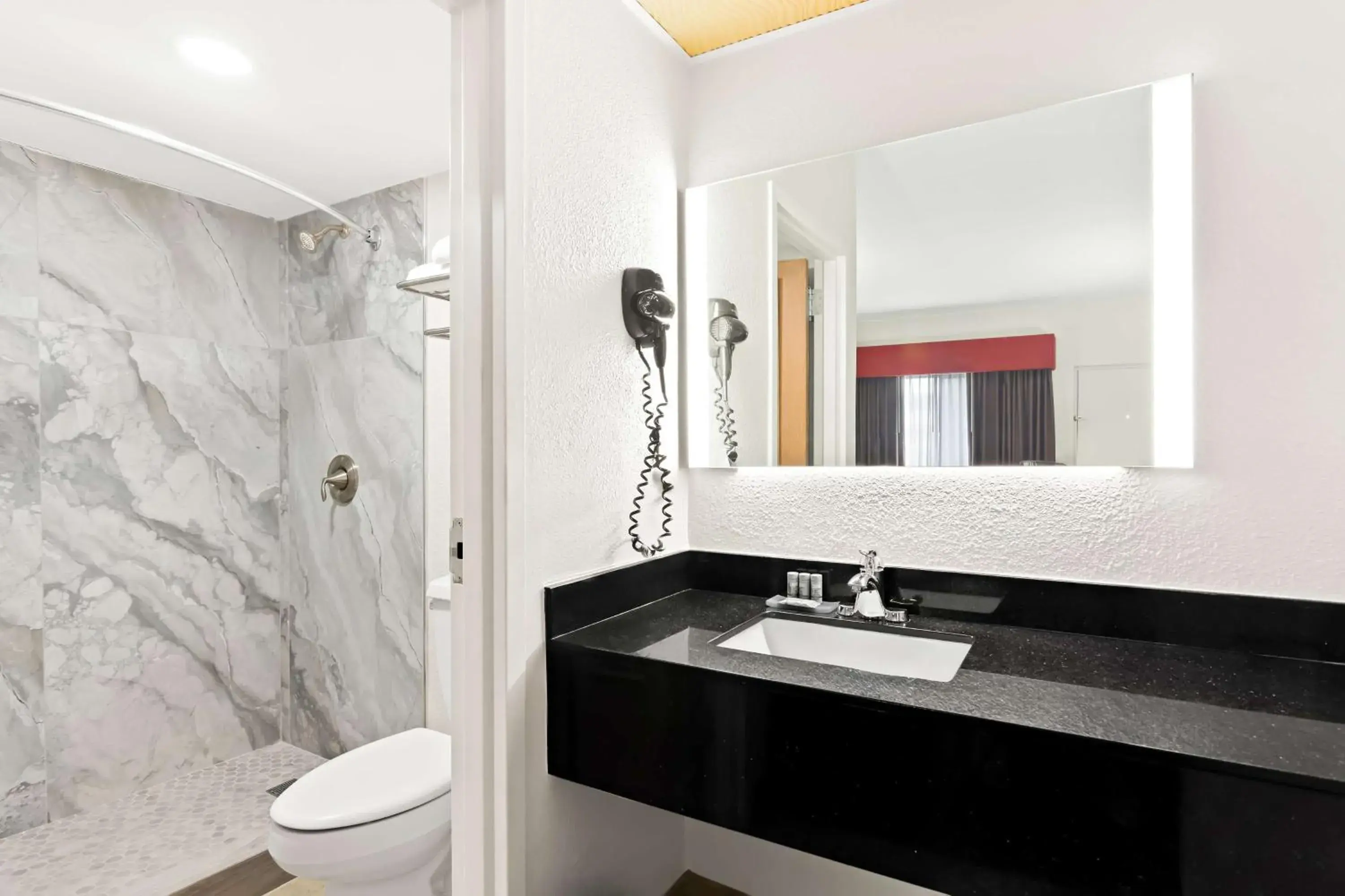 Double Room with Two Double Beds - Non-Smoking - Upper Floor in Best Western Lake Okeechobee Double Room with Two Double Beds - Non-Smoking - Upper Floor in Best Western Lake Okeechobee