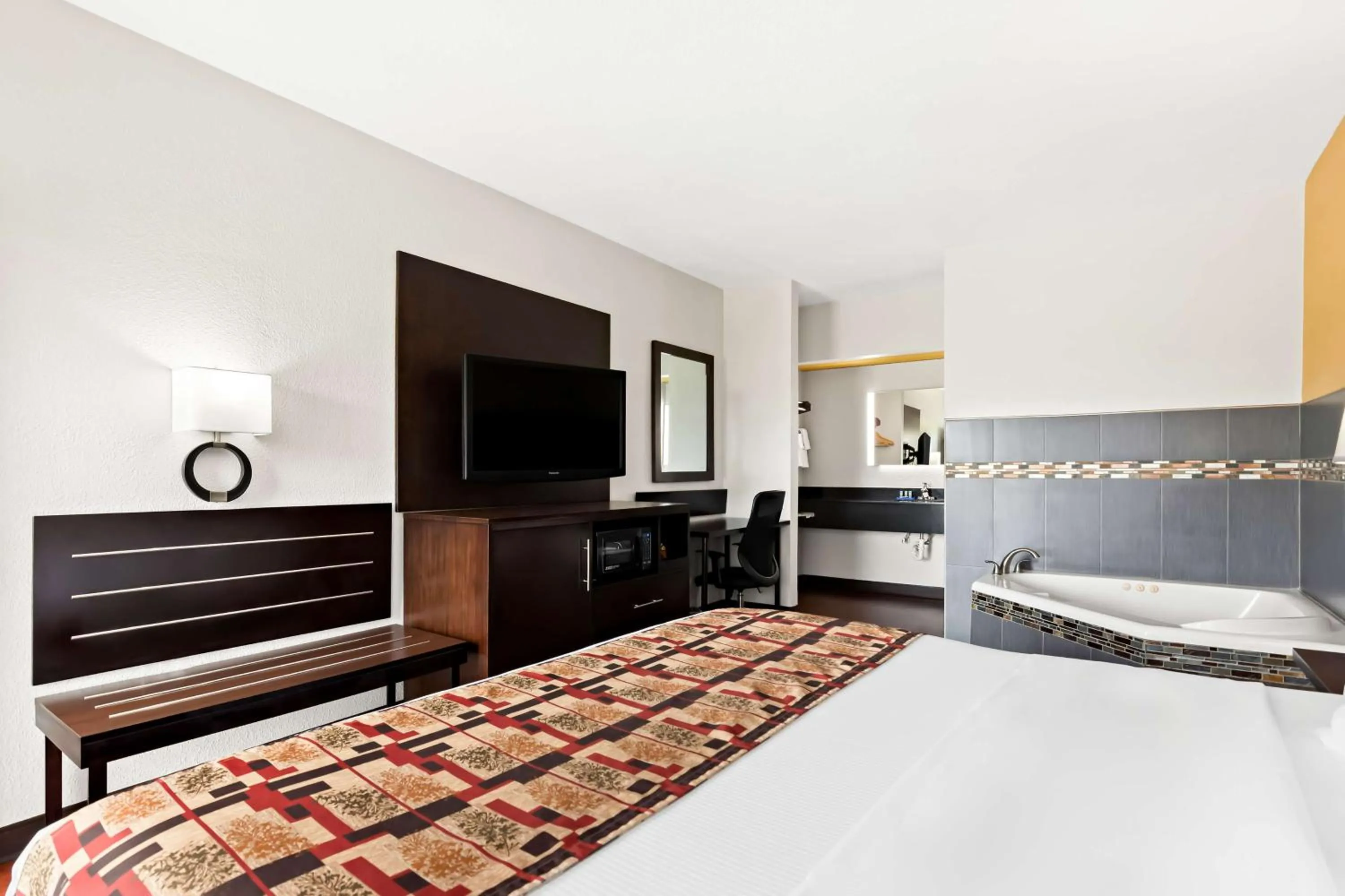 Bedroom, Bed in Best Western Lake Okeechobee