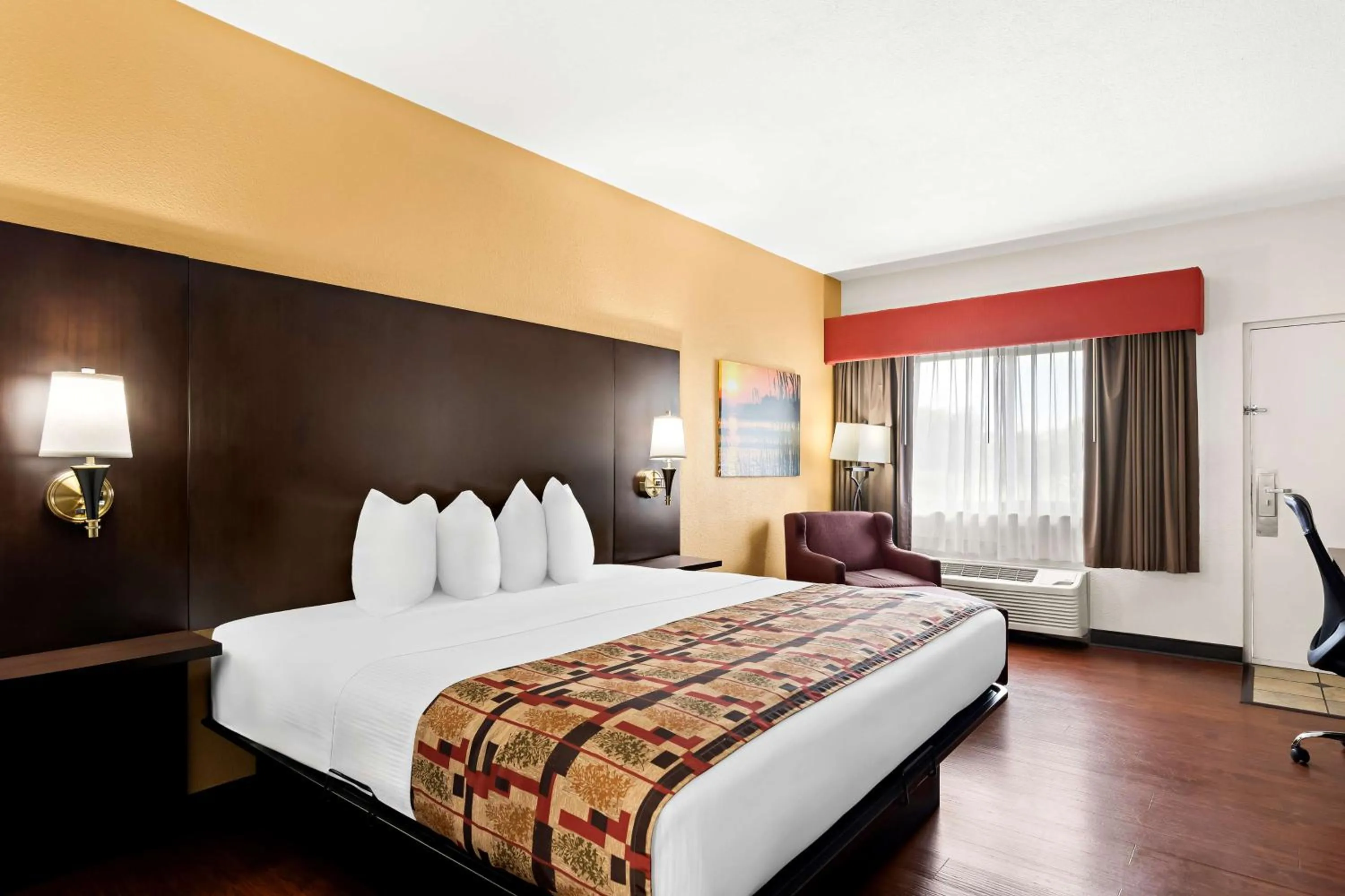 Bedroom, Bed in Best Western Lake Okeechobee