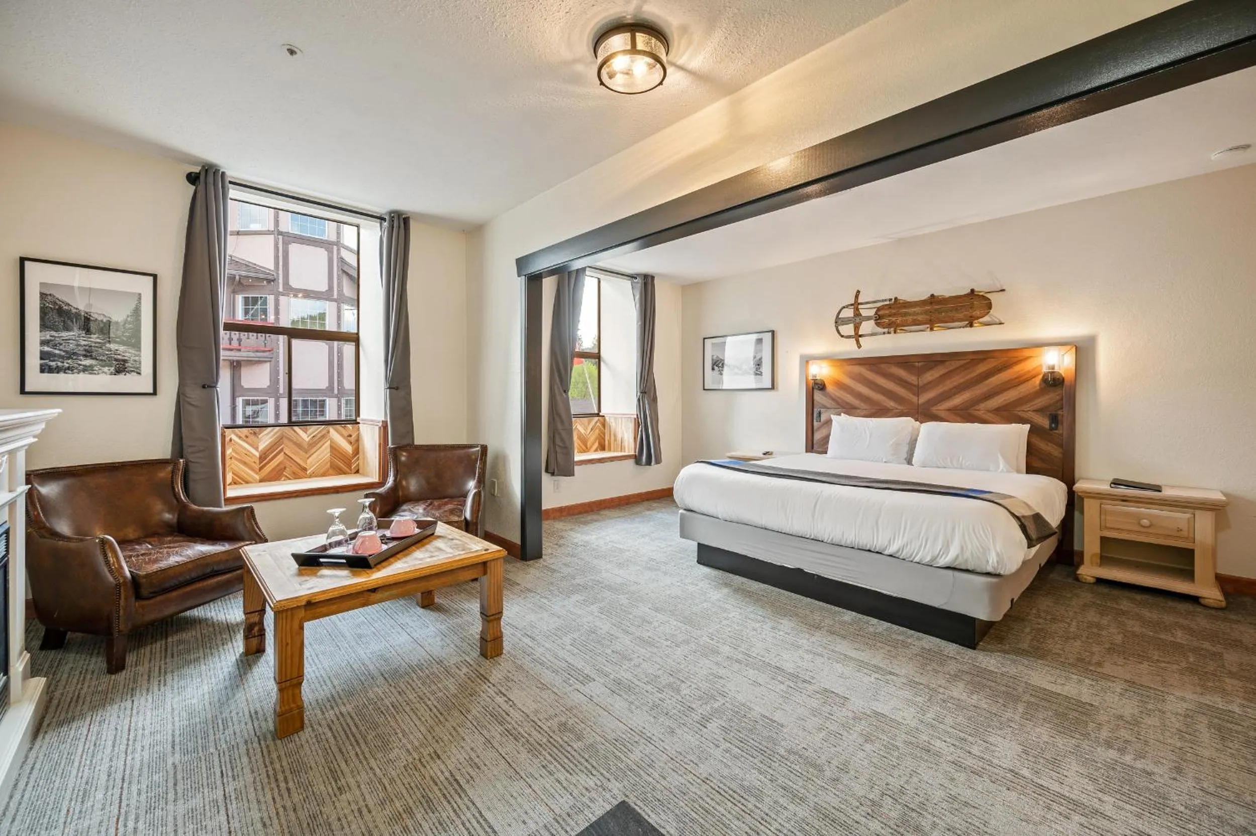 Photo of the whole room, Bed in Hotel Leavenworth