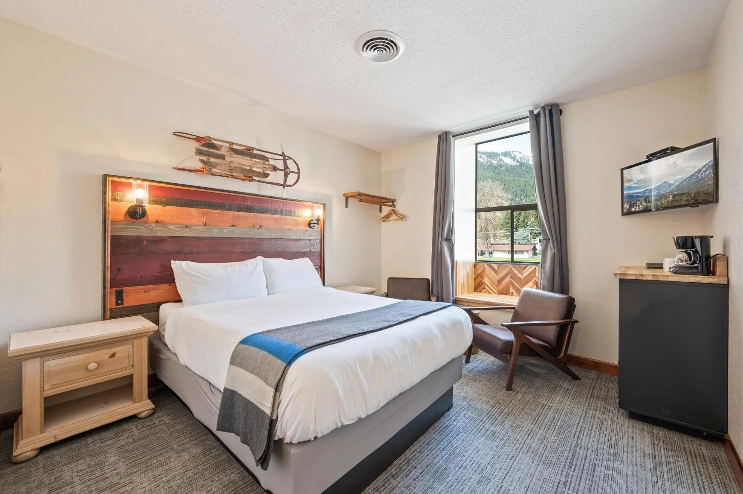 Bedroom, Bed in Hotel Leavenworth