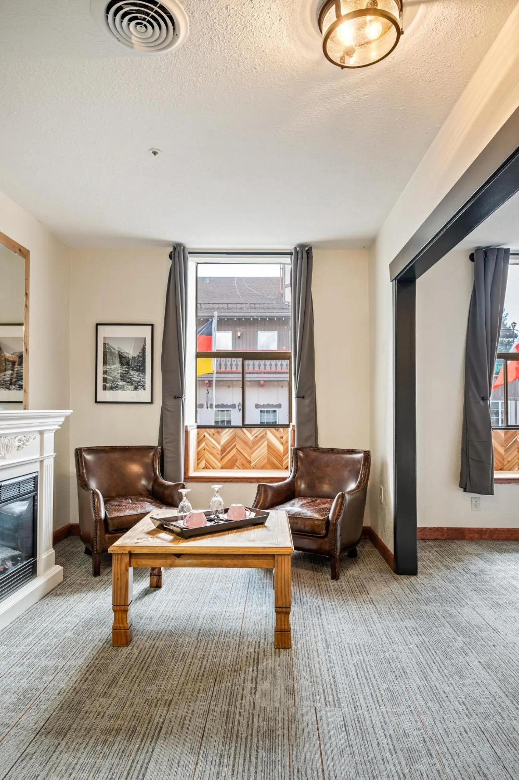 Seating area in Hotel Leavenworth