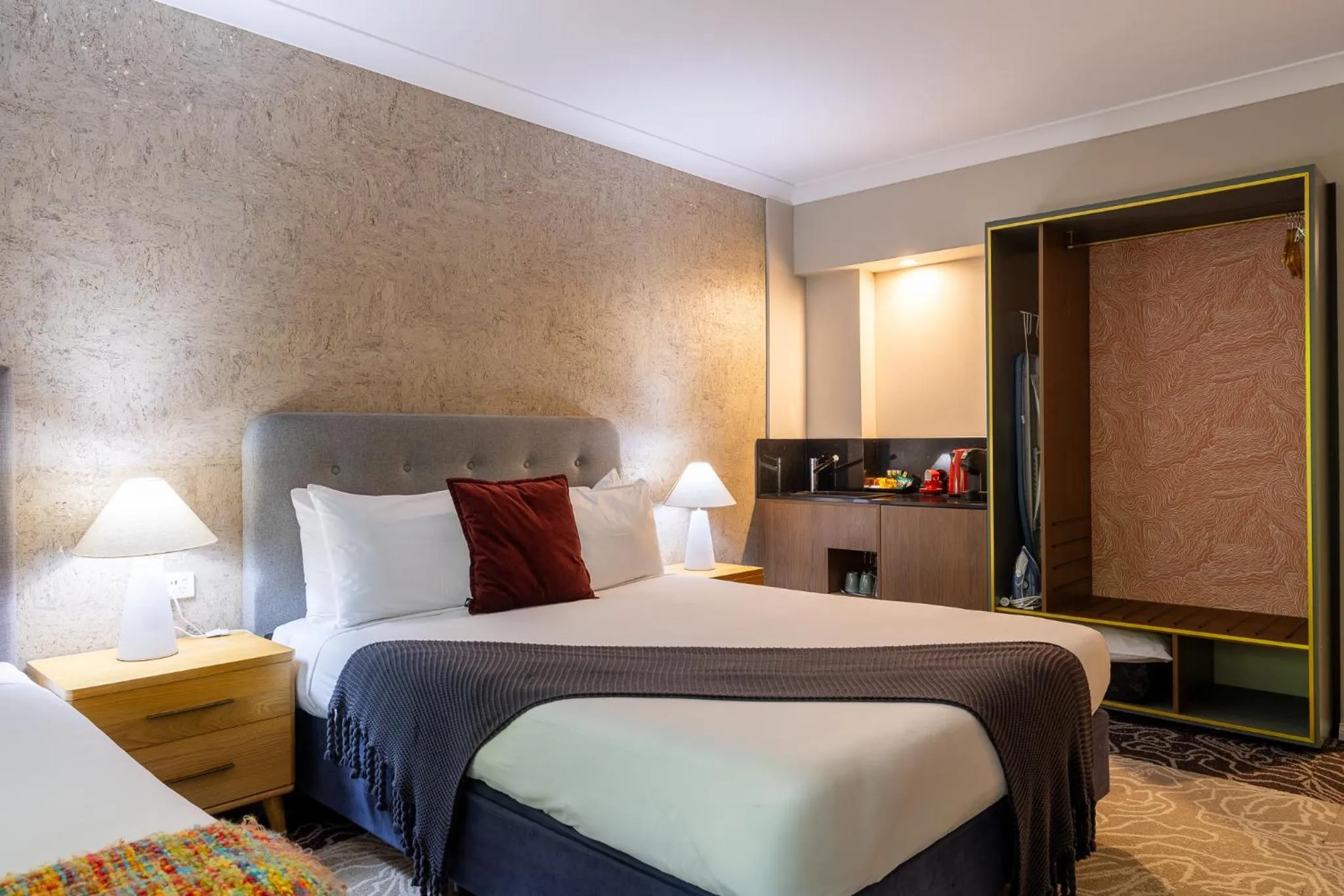 Bed in Mandala Signature Berry