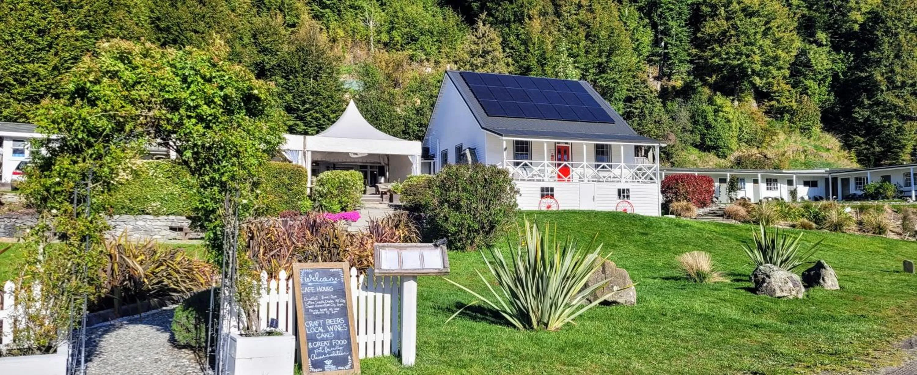 Property building in Kinloch Wilderness Retreat