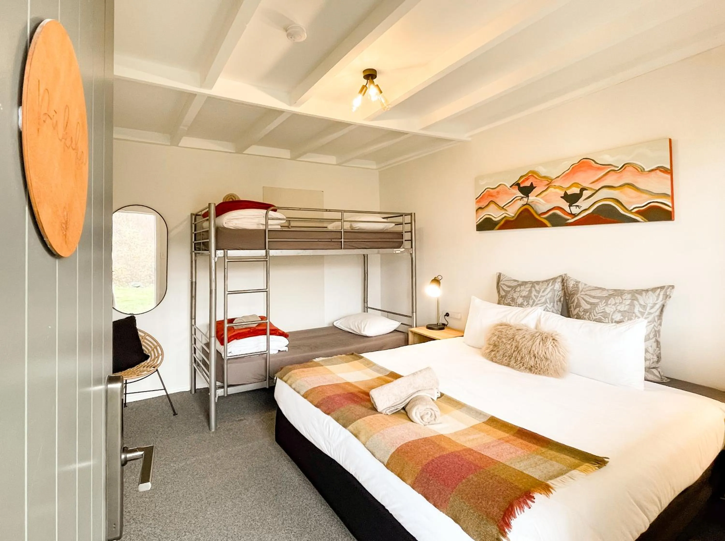 Photo of the whole room, Bed in Kinloch Wilderness Retreat