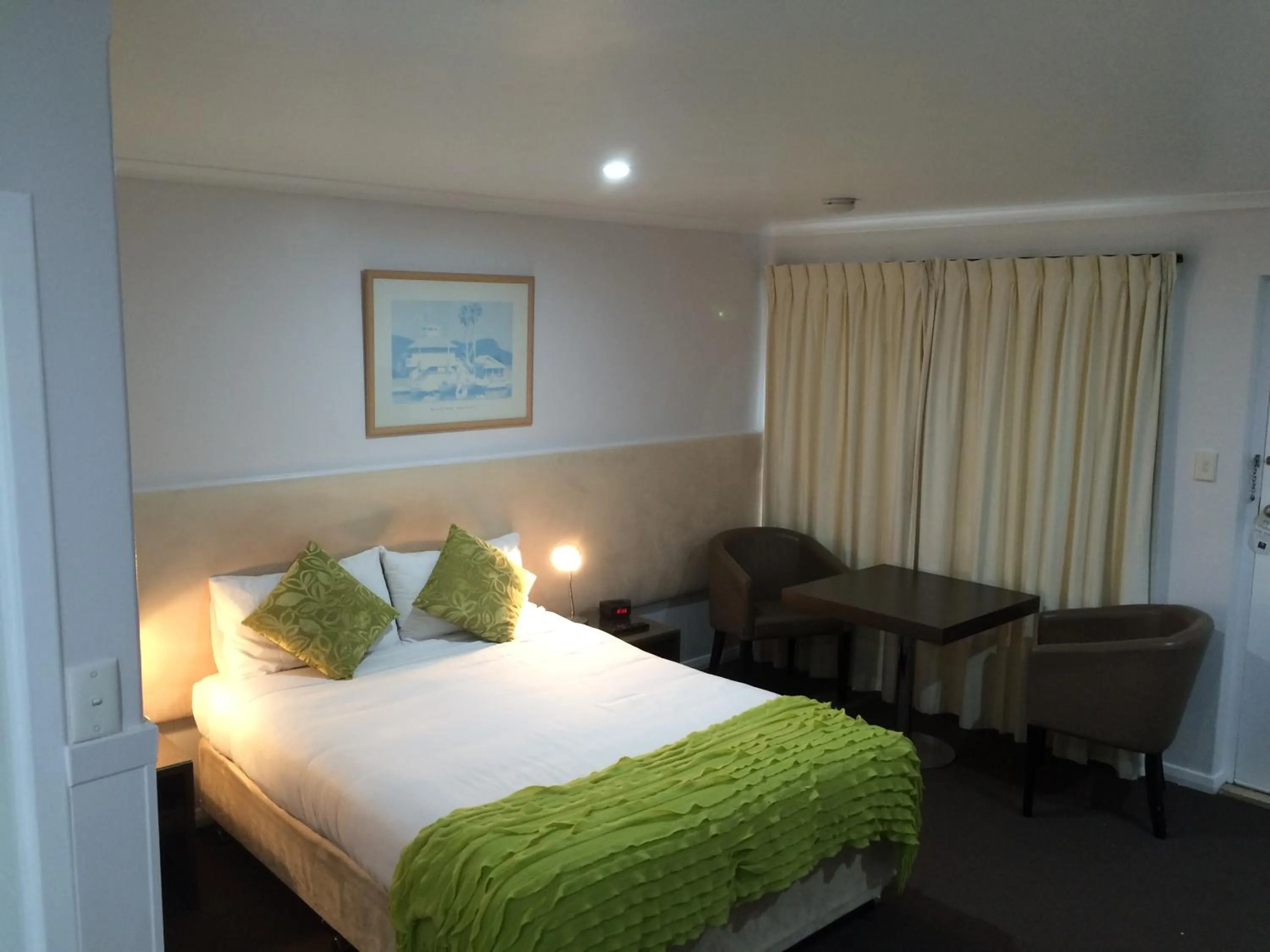 Photo of the whole room in Comfort Inn Victor Harbor