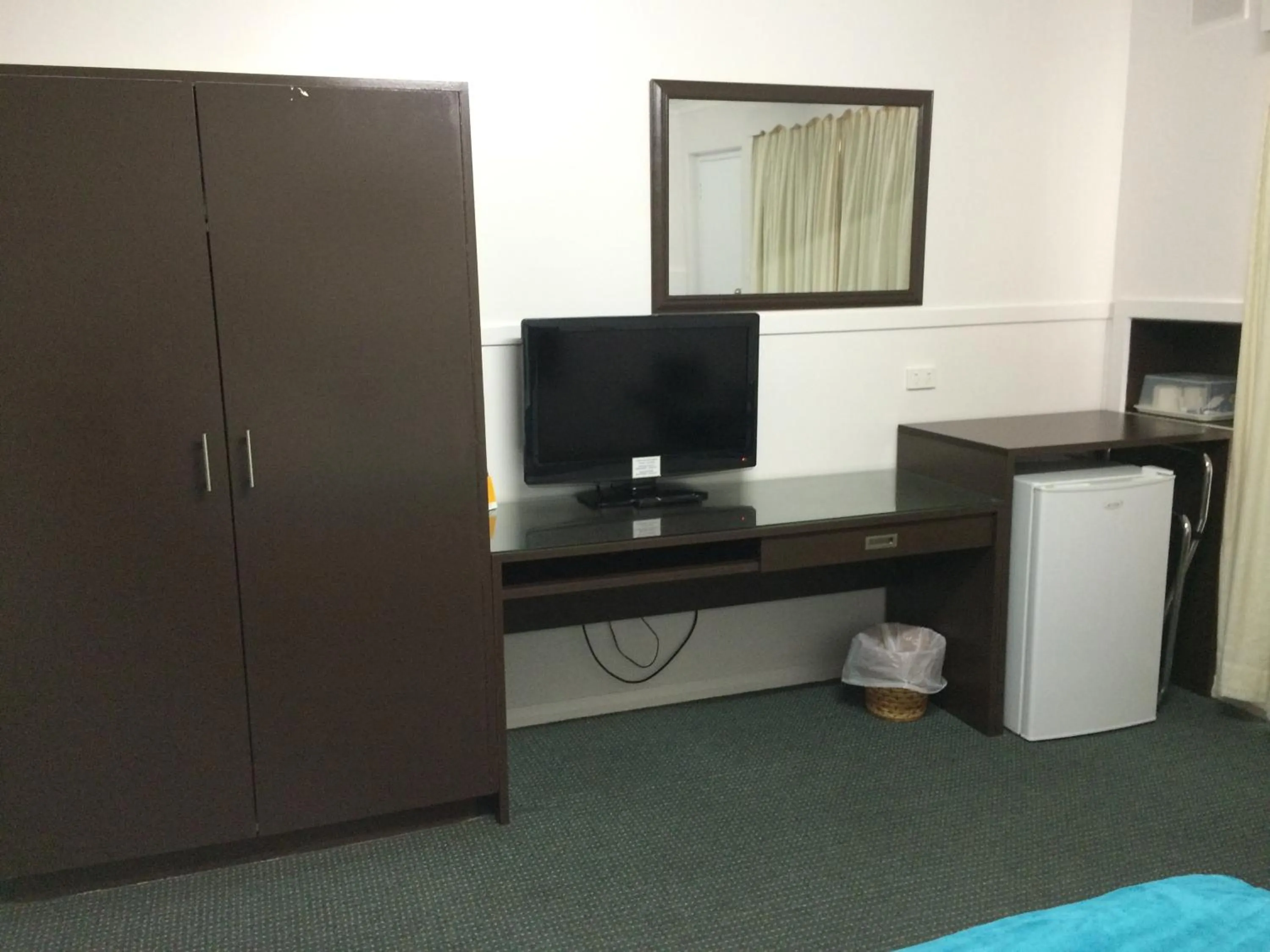 Photo of the whole room, TV/Entertainment Center in Comfort Inn Victor Harbor