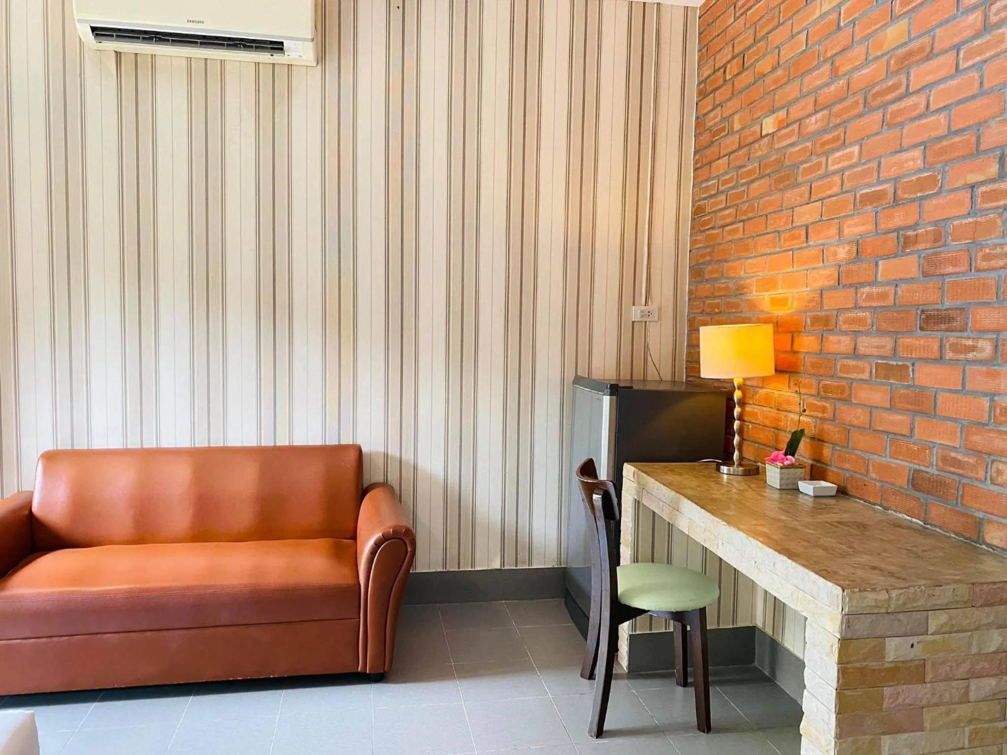 Seating area in Canal Resort