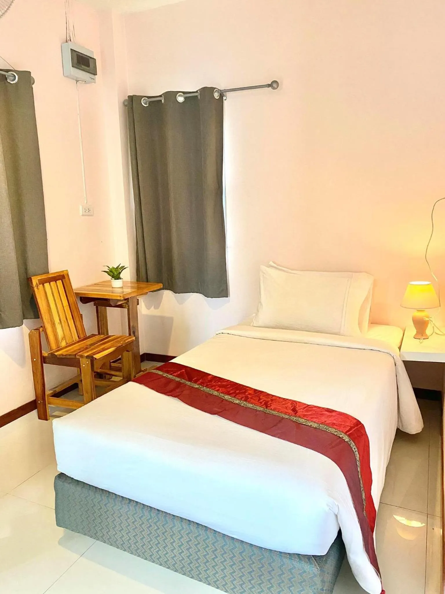 Photo of the whole room, Bed in Canal Resort