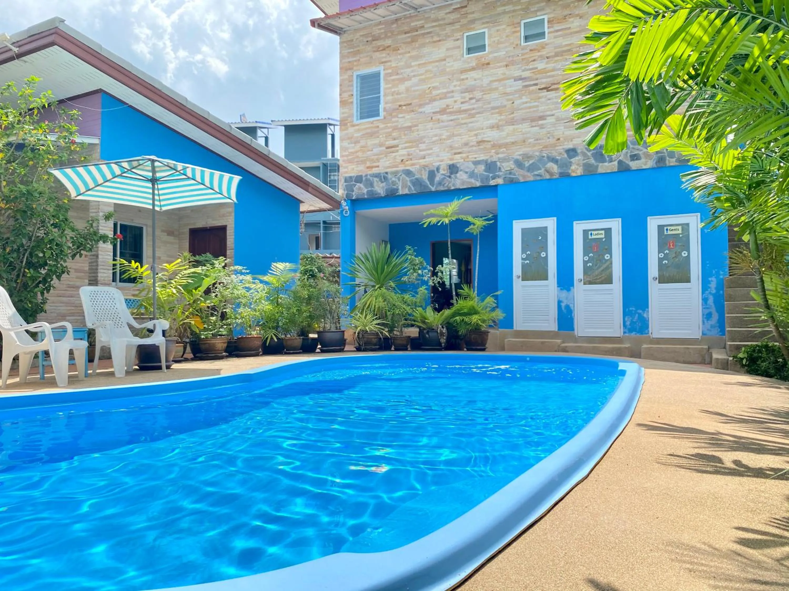 Swimming pool in Canal Resort