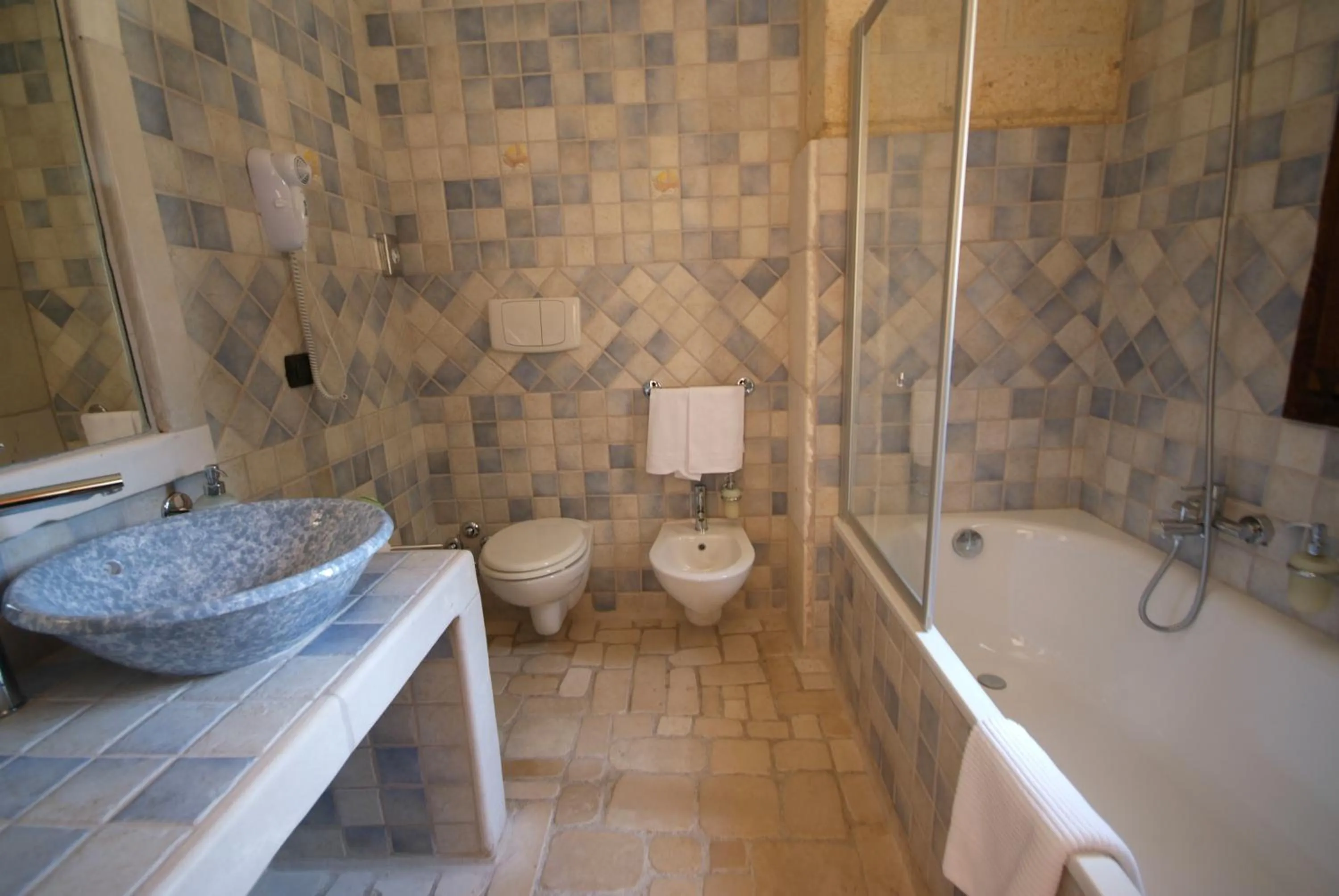 Bathroom in UNA HOTELS Regina Bari