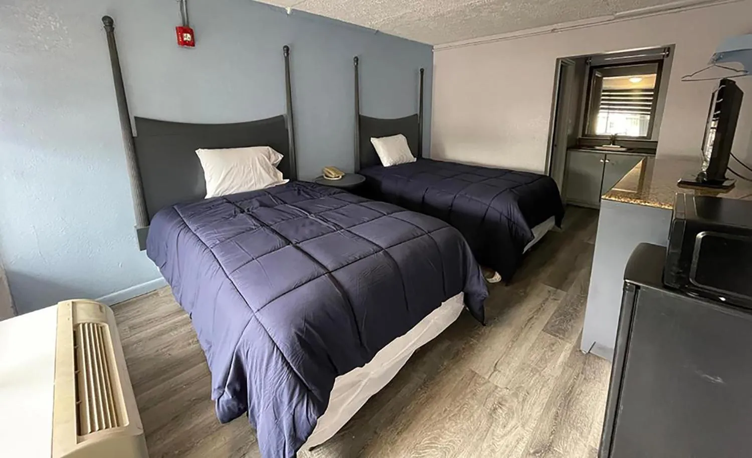 Photo of the whole room in Budgetel Chattanooga