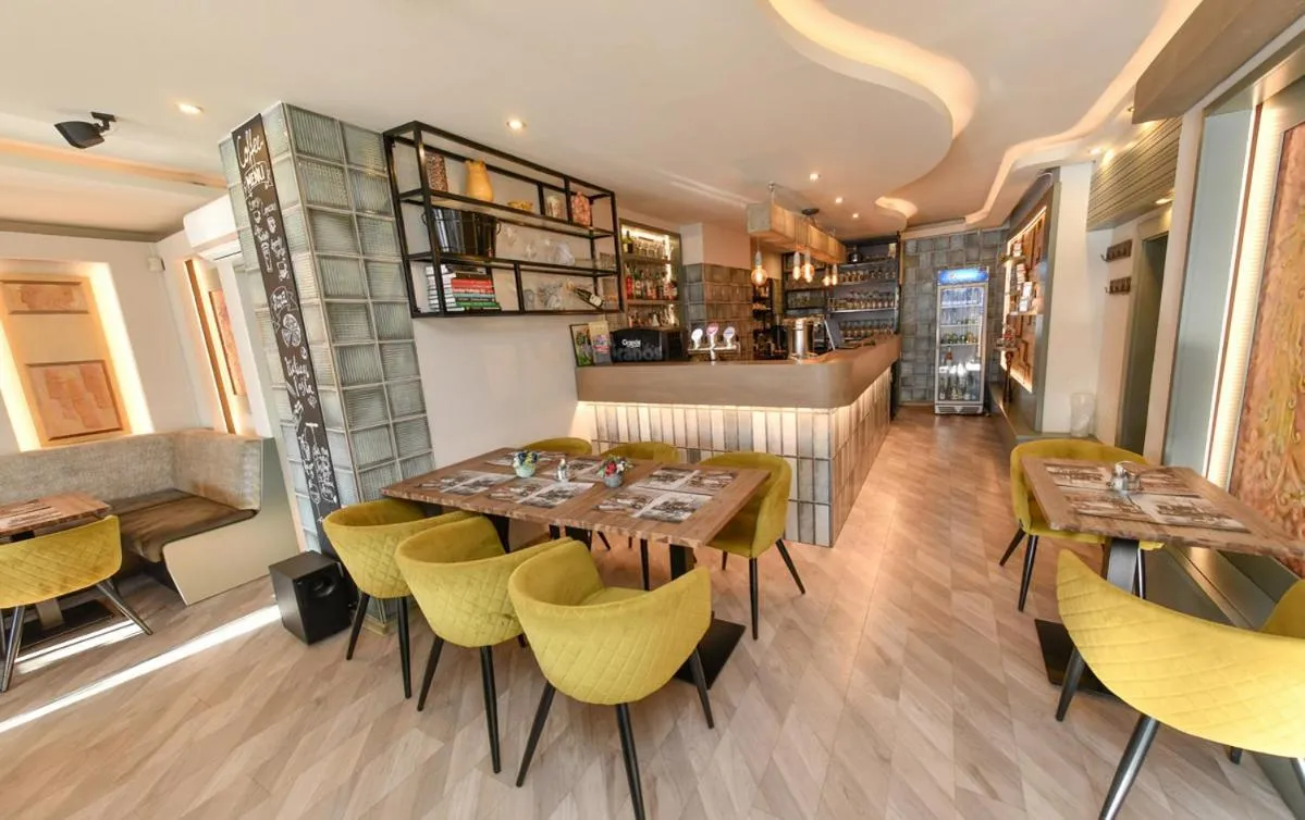 Restaurant/places to eat in Portré Panzió