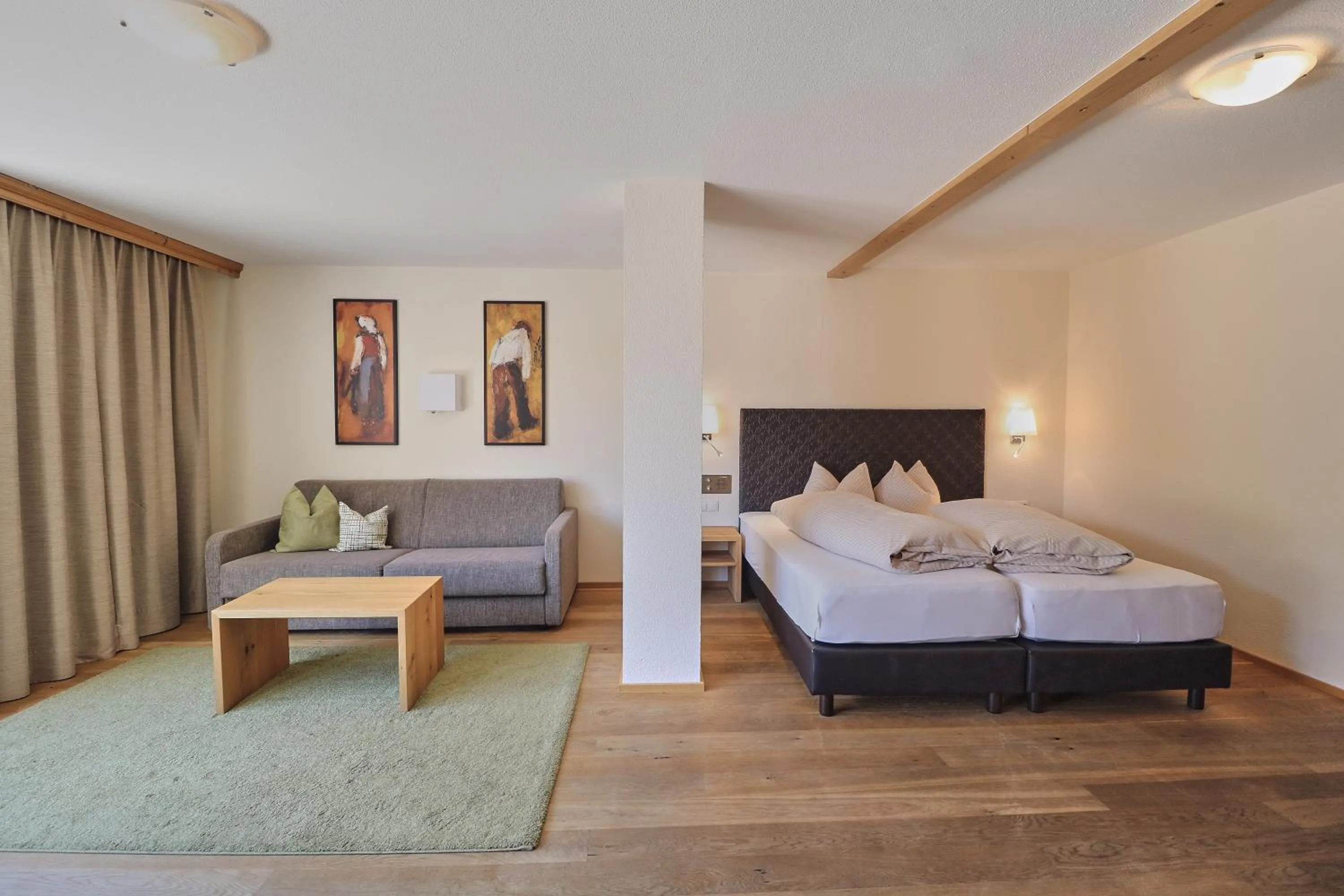 Photo of the whole room, Bed in Hotel Traube