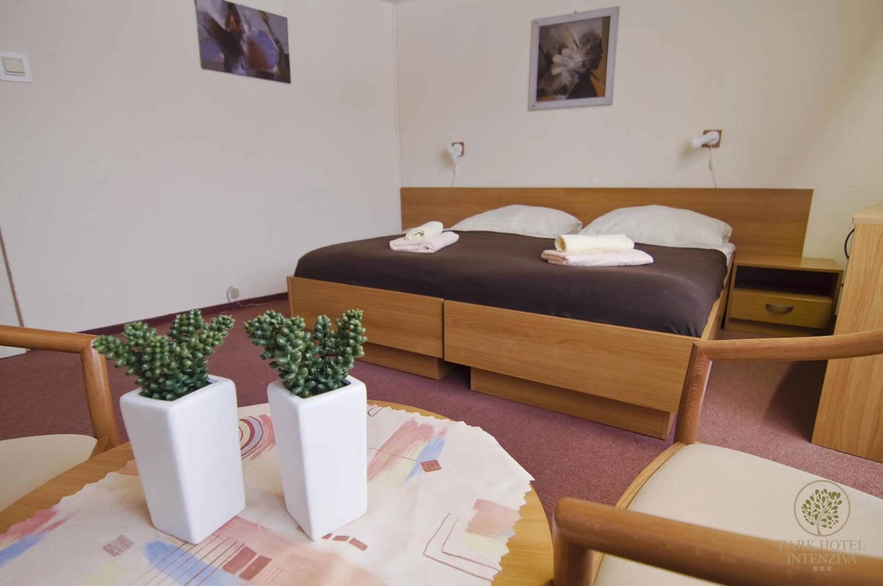 Photo of the whole room, Bed in InterSport Hotel