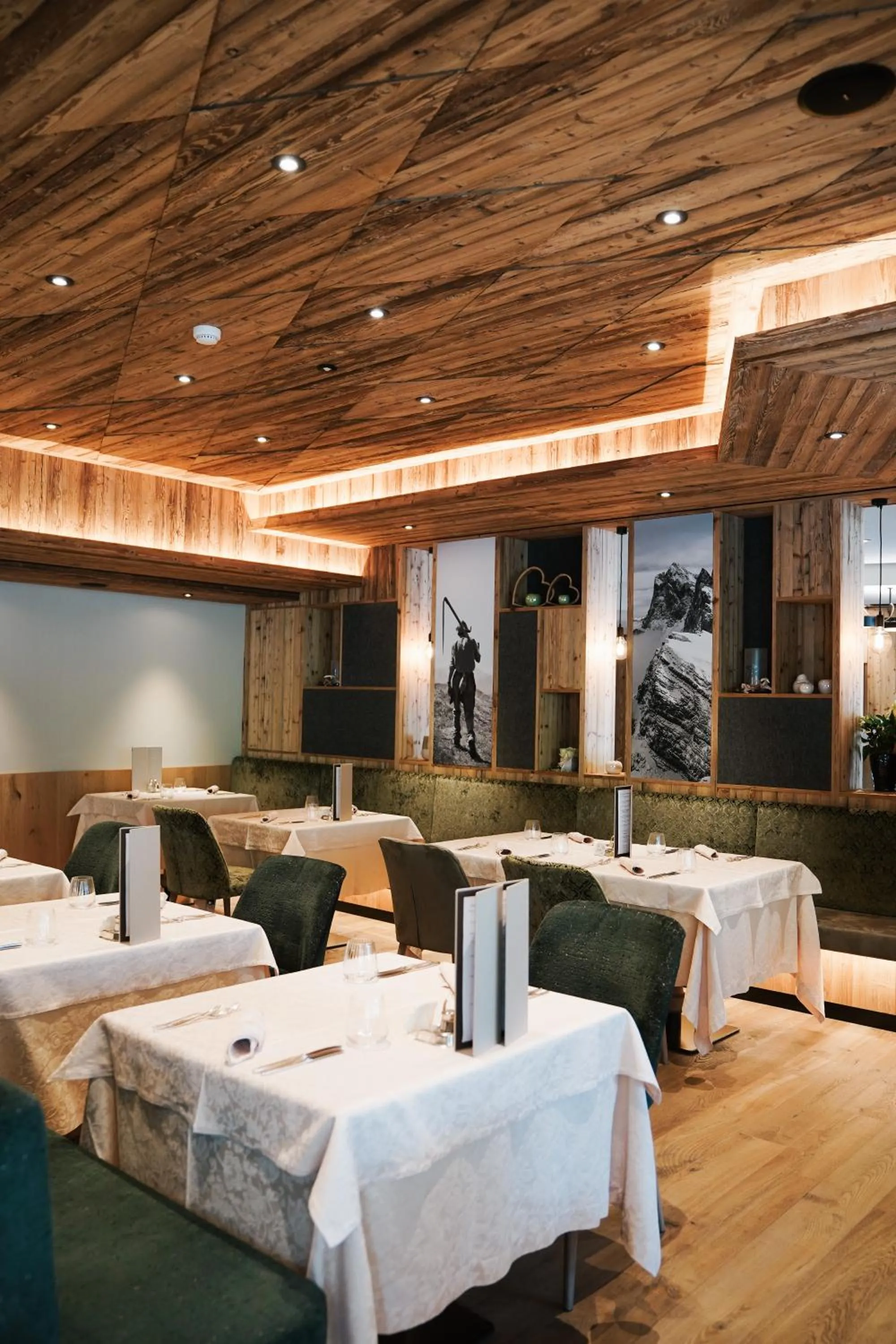 Restaurant/places to eat in Hotel Sun Valley