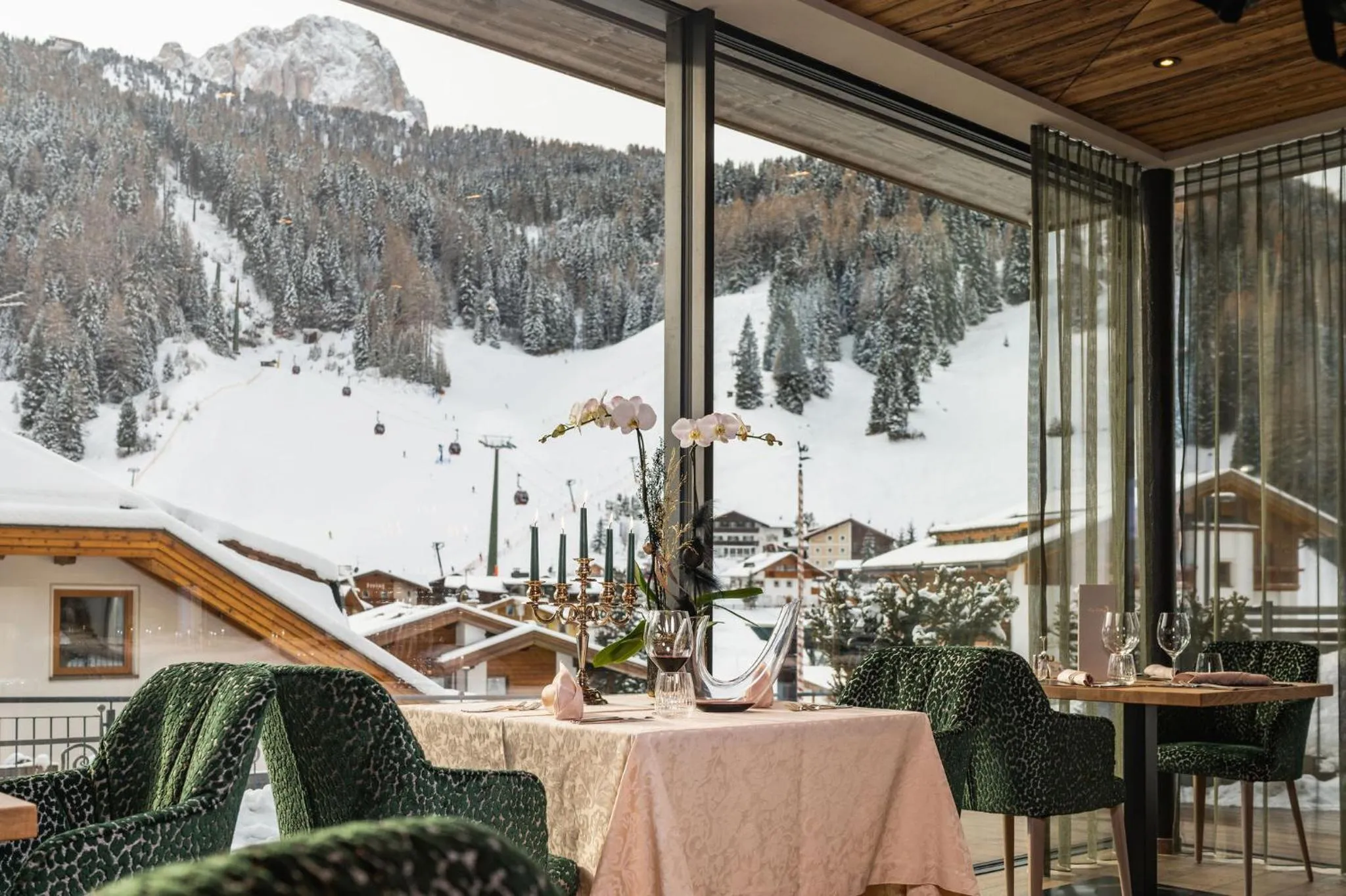 Restaurant/places to eat in Hotel Sun Valley