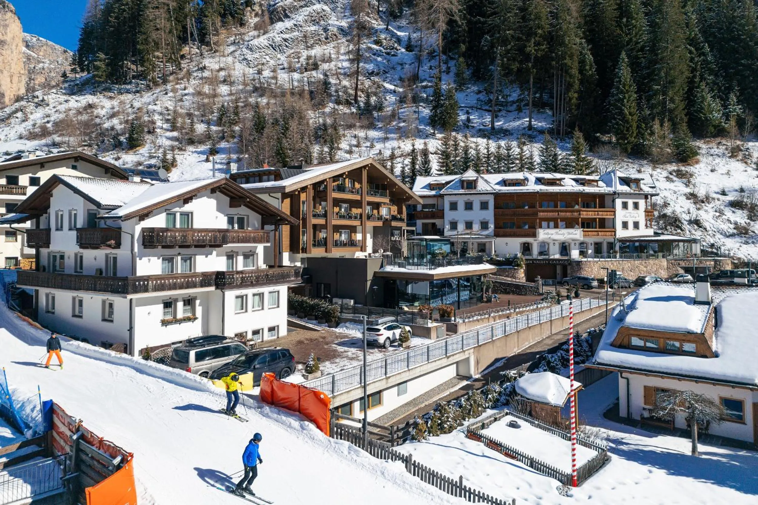 Property building in Hotel Sun Valley